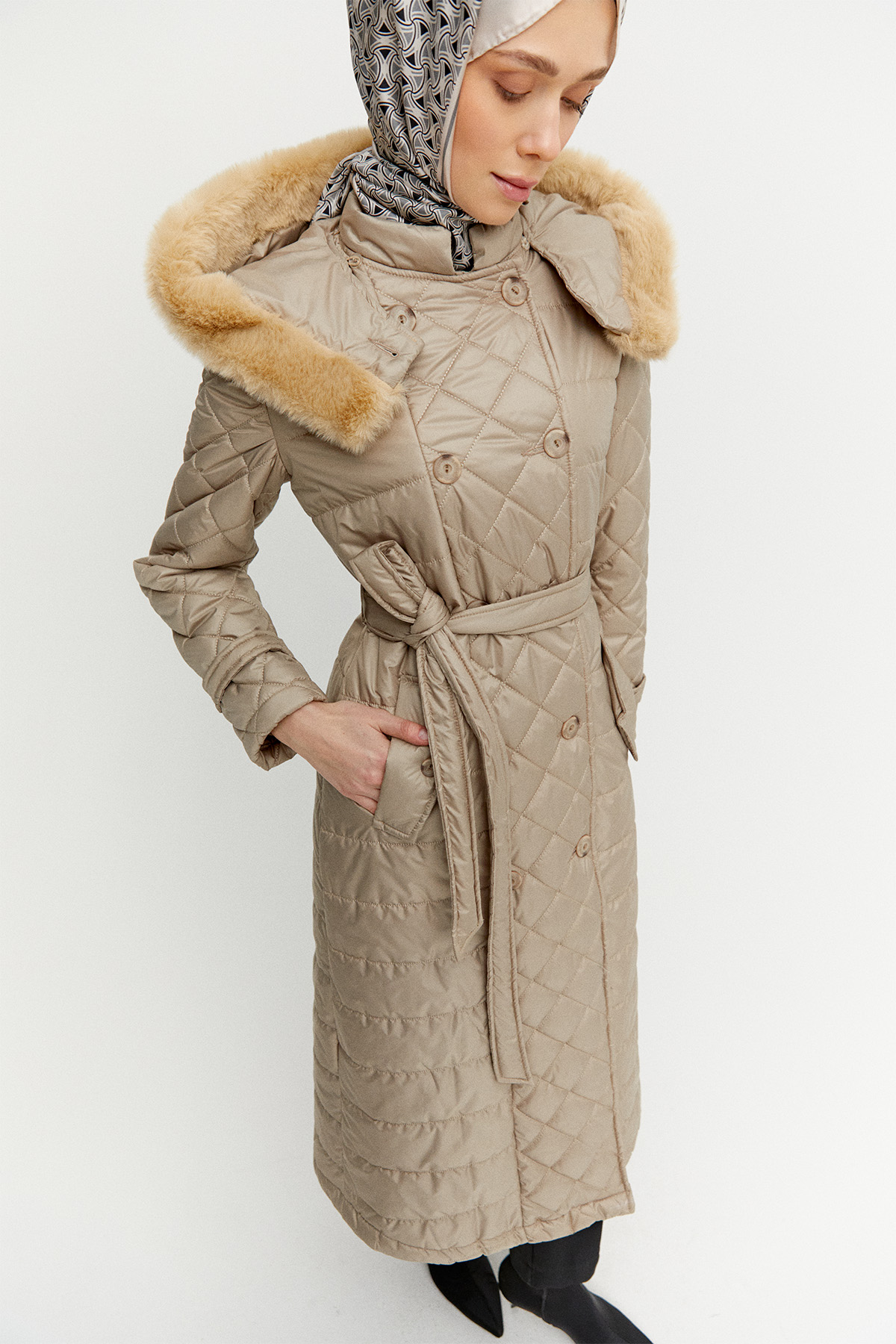 Kuşaklı Seyyar Kapüşonlu Şişme Kaban, Tesettür Giyim