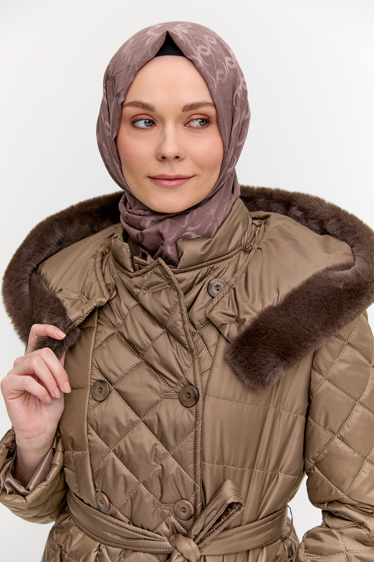 Kuşaklı Seyyar Kapüşonlu Şişme Kaban, Tesettür Giyim