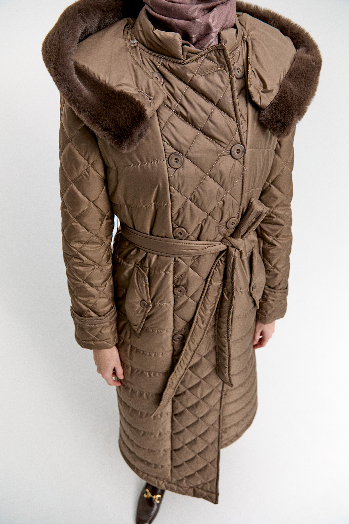 Kuşaklı Seyyar Kapüşonlu Şişme Kaban, Tesettür Giyim