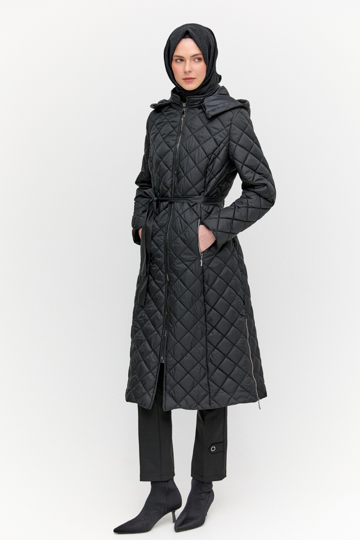 Kapüşonlu Kapitone Kaban, Tesettür Giyim