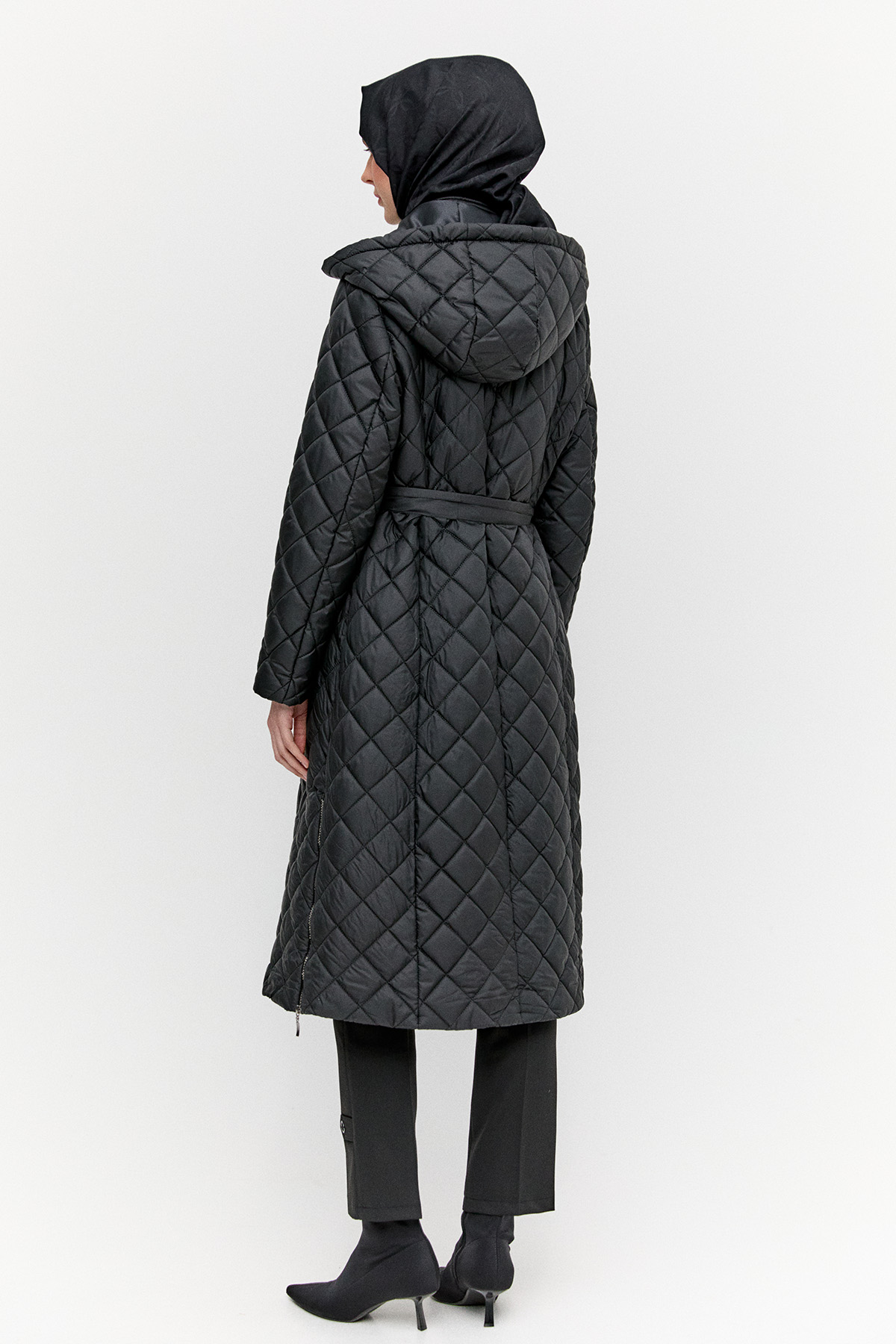 Kapüşonlu Kapitone Kaban, Tesettür Giyim