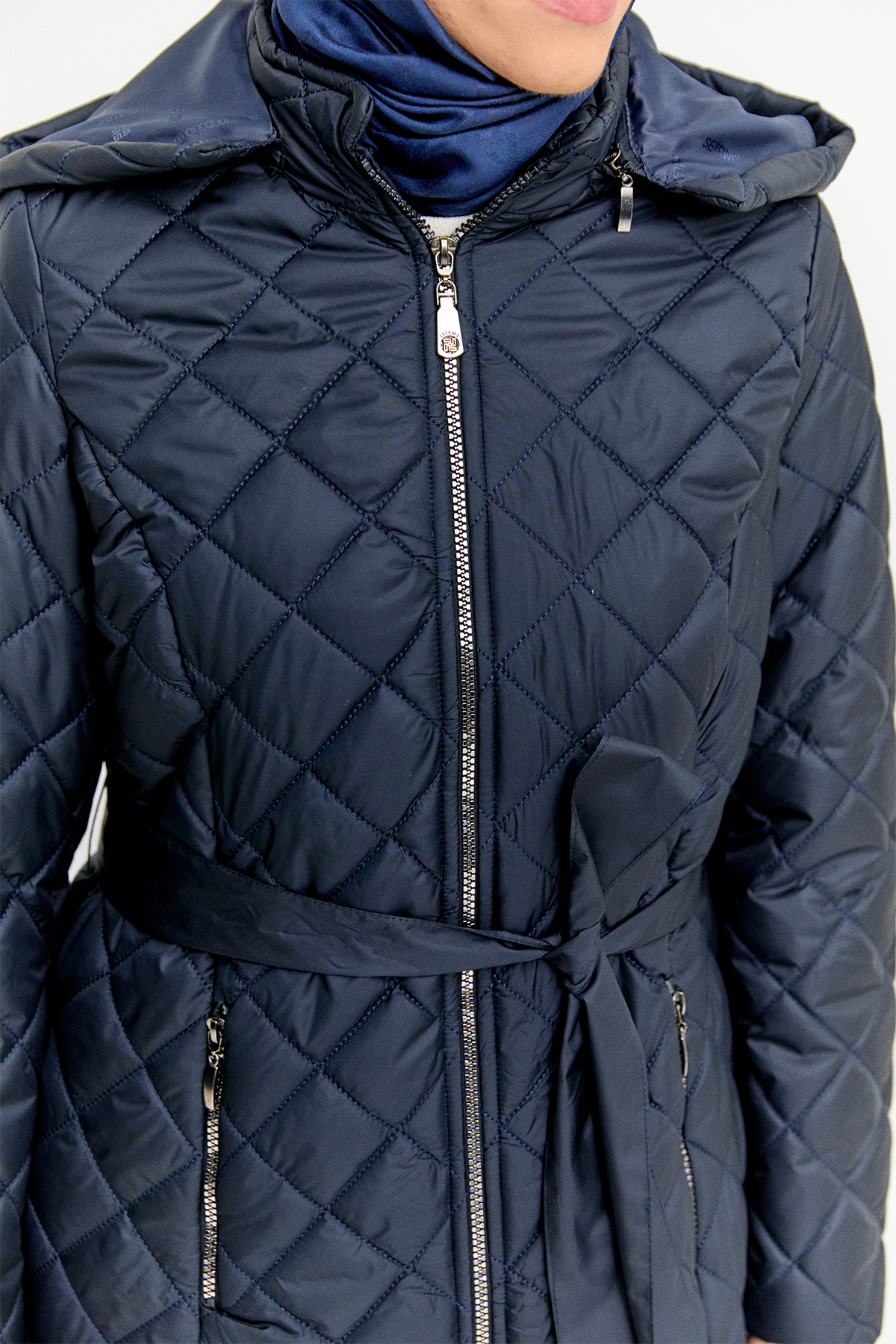 Kapüşonlu Kapitone Kaban, Tesettür Giyim