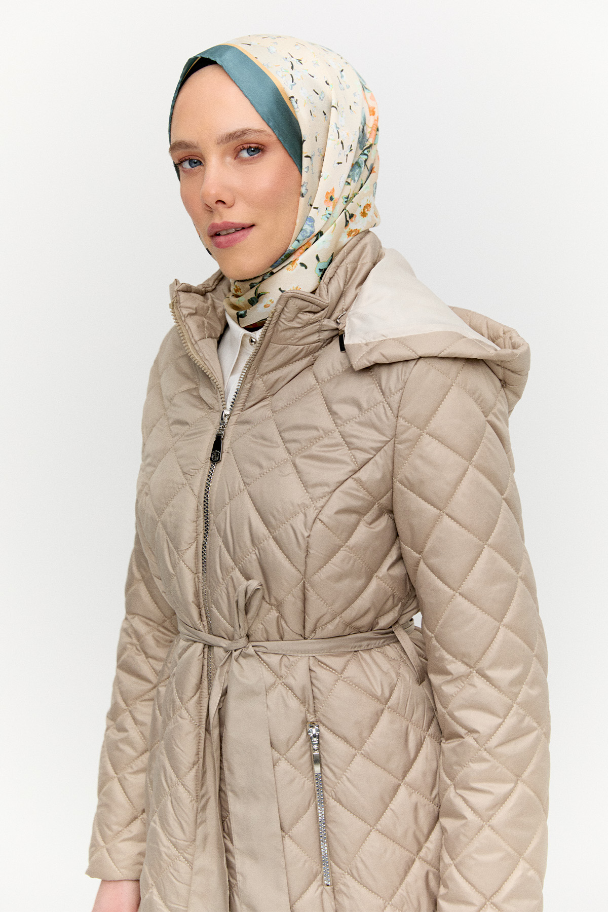 Kapüşonlu Kapitone Kaban, Tesettür Giyim