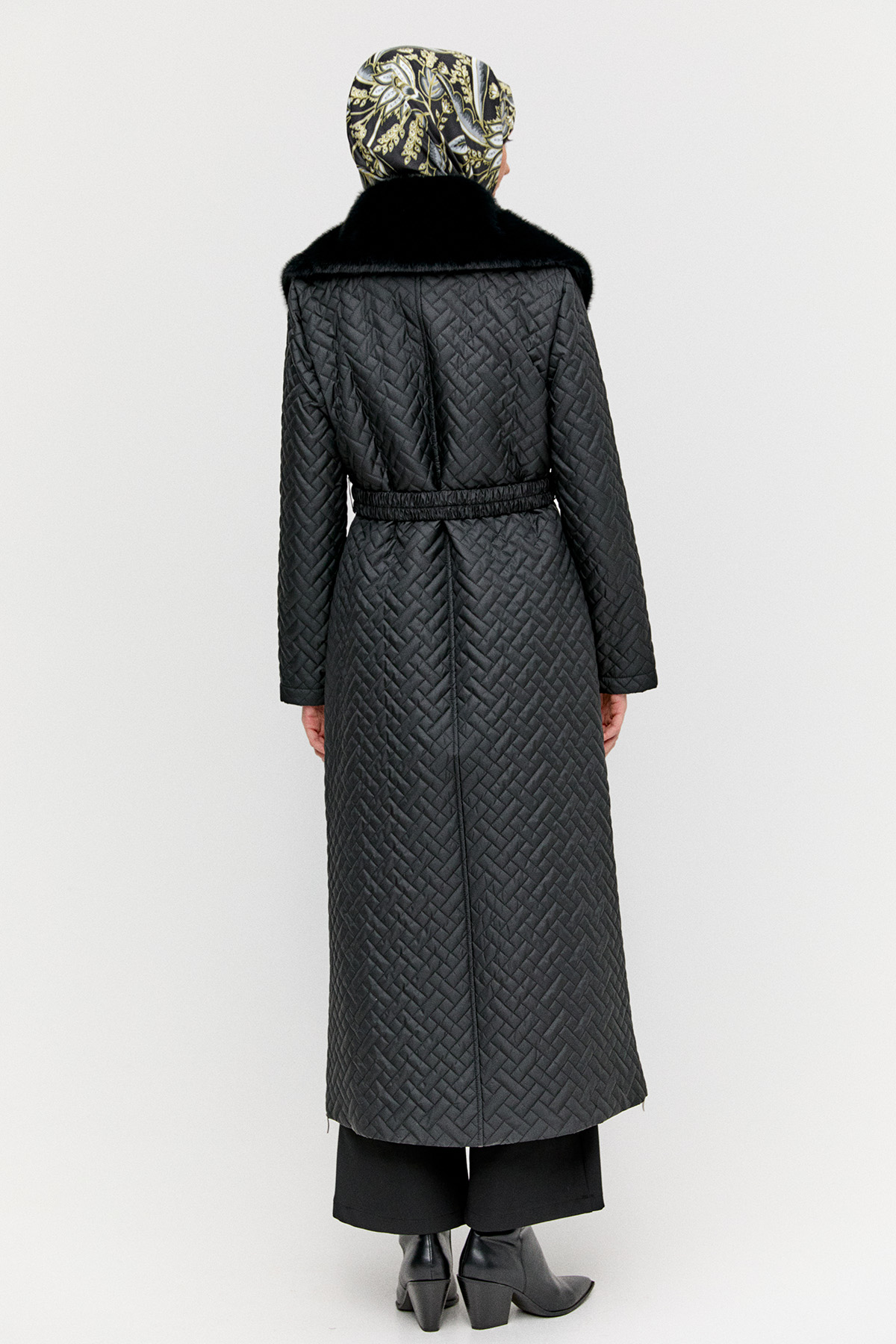 Yüksek Yaka Kapitone Kaban, Tesettür Giyim