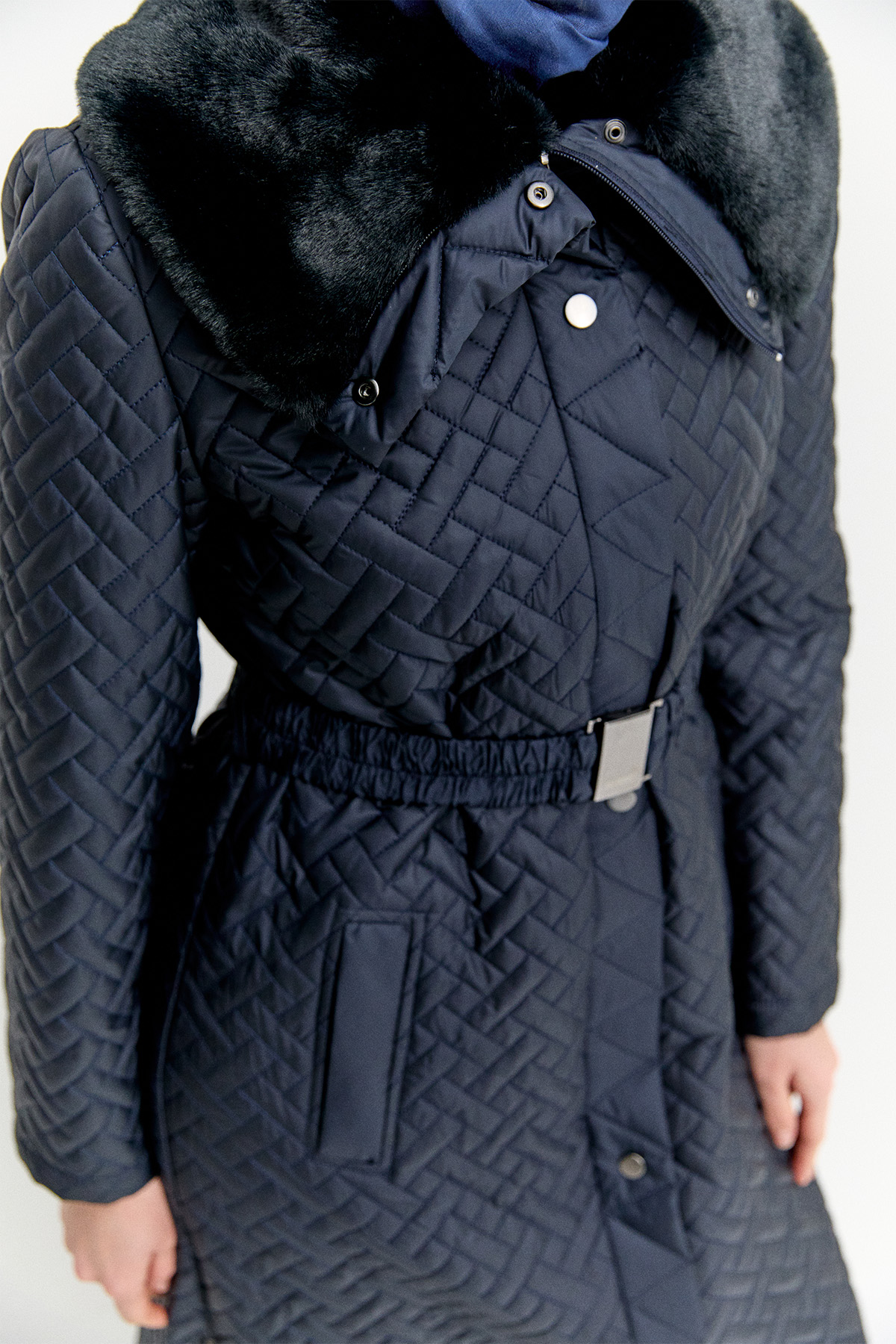 Yüksek Yaka Kapitone Kaban, Tesettür Giyim