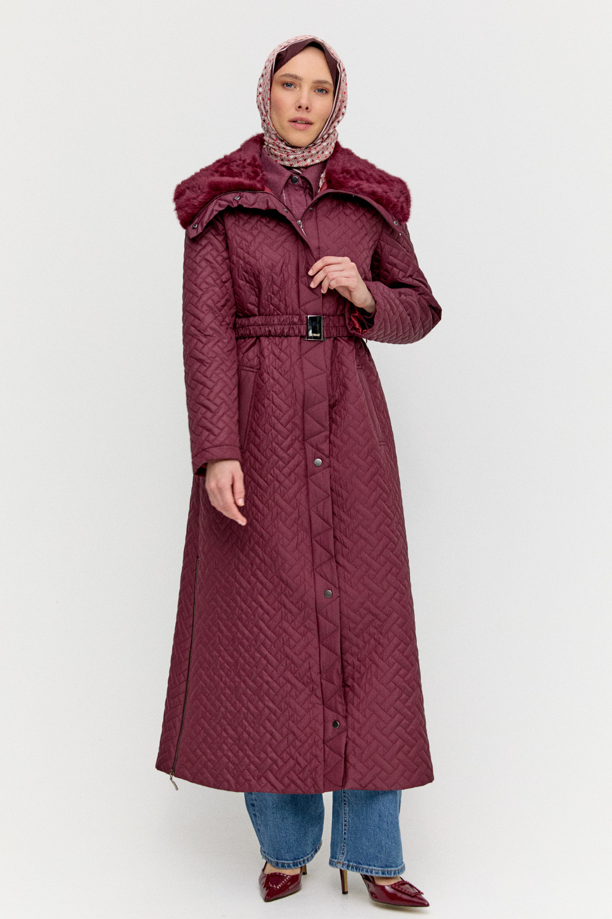 Yüksek Yaka Kapitone Kaban, Tesettür Giyim