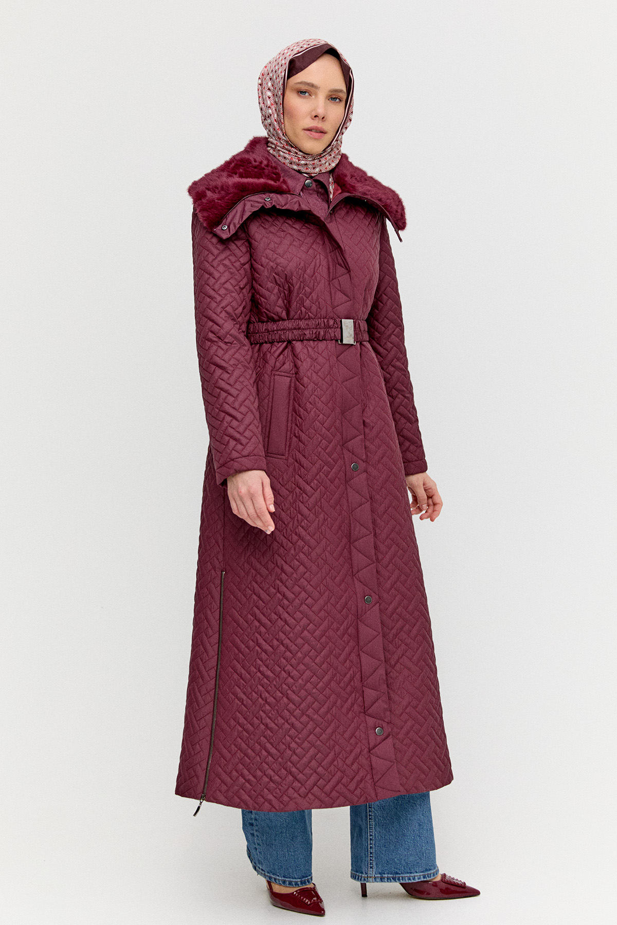 Yüksek Yaka Kapitone Kaban, Tesettür Giyim