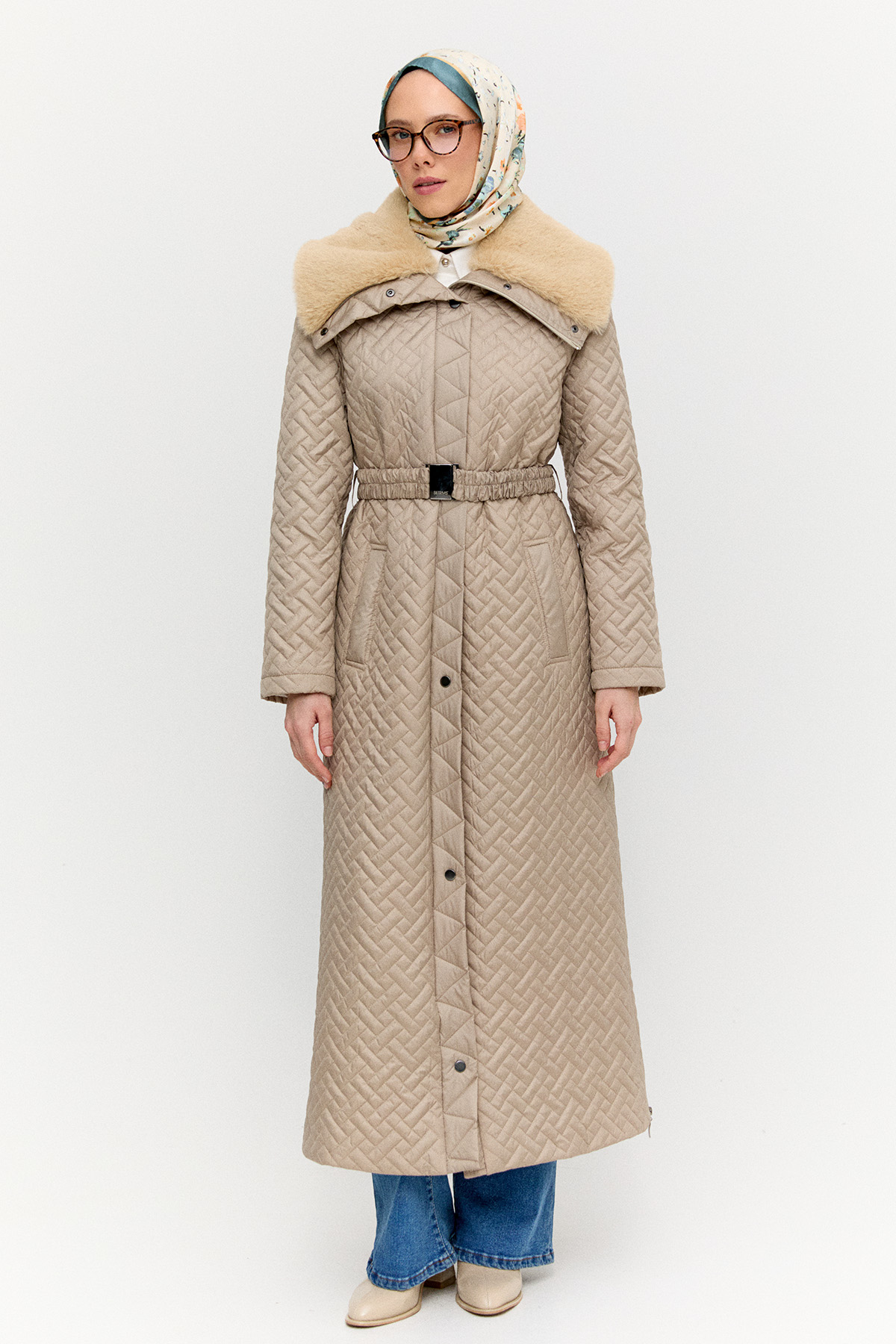 Yüksek Yaka Kapitone Kaban, Tesettür Giyim