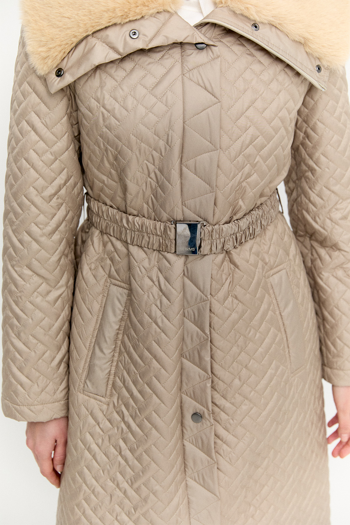 Yüksek Yaka Kapitone Kaban, Tesettür Giyim