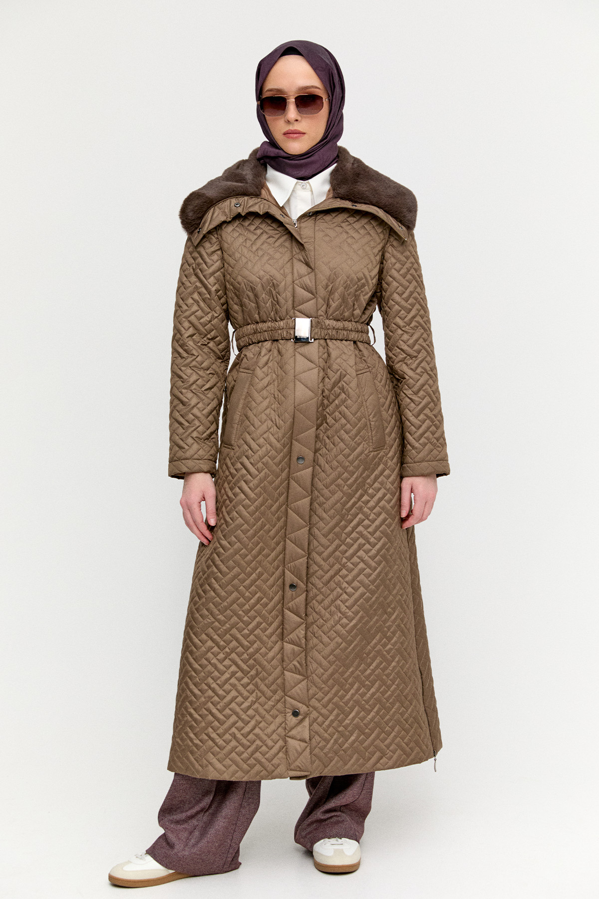 Yüksek Yaka Kapitone Kaban, Tesettür Giyim