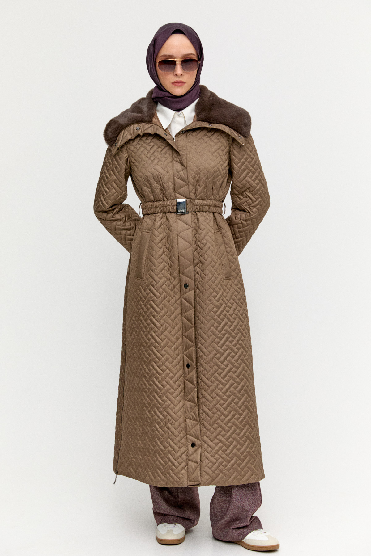 Yüksek Yaka Kapitone Kaban, Tesettür Giyim