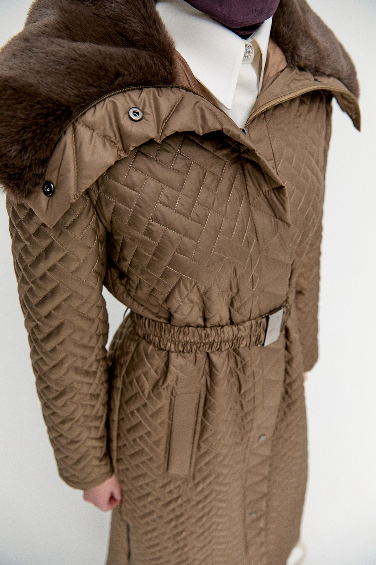 Yüksek Yaka Kapitone Kaban, Tesettür Giyim