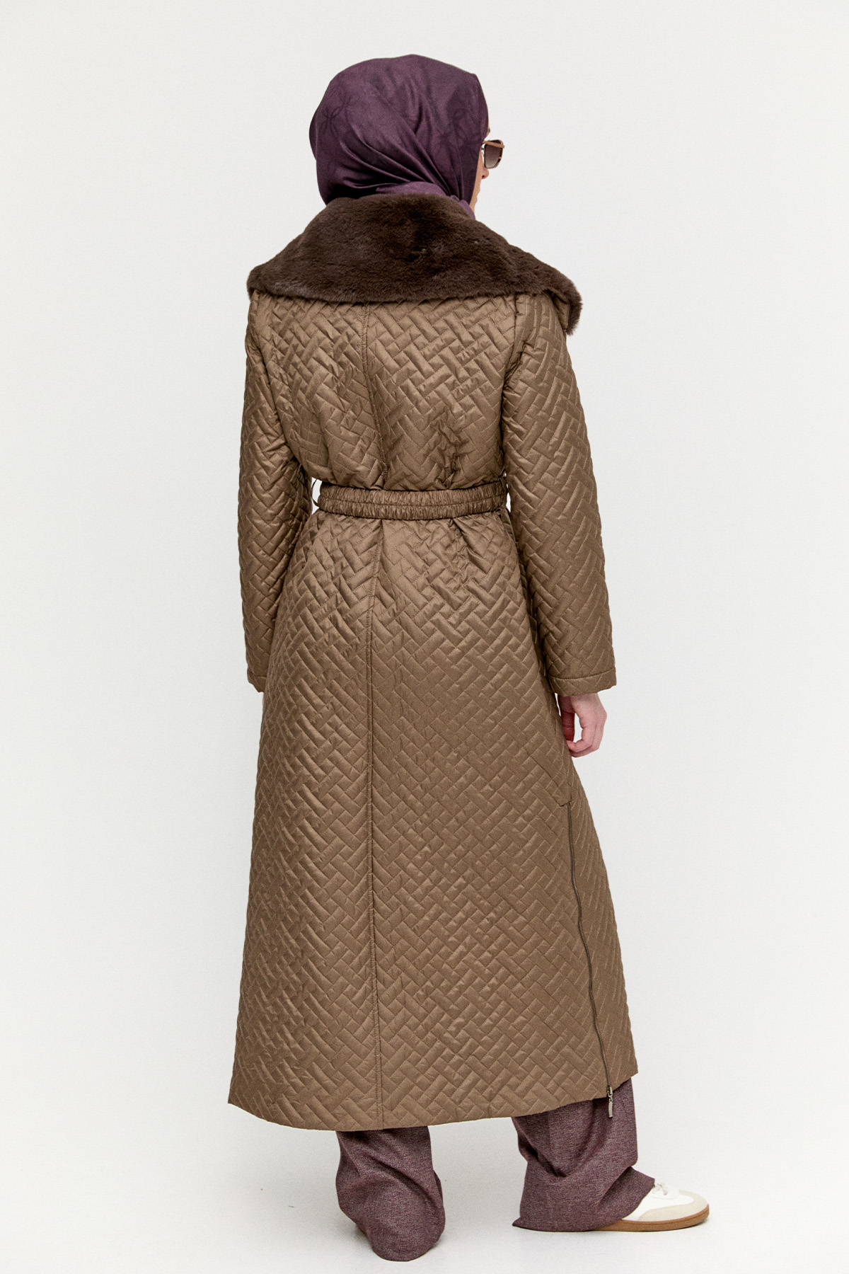 Yüksek Yaka Kapitone Kaban, Tesettür Giyim