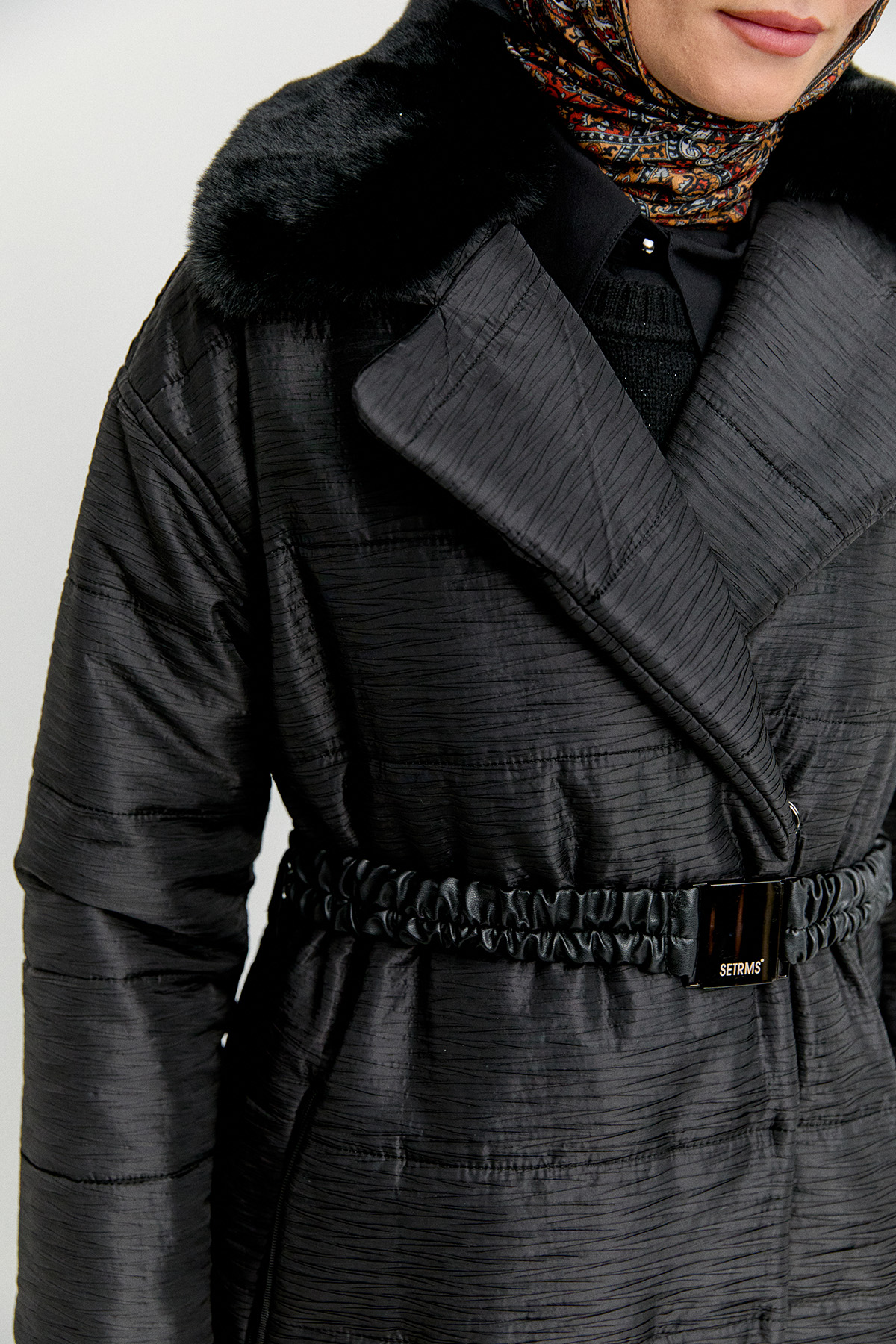 Suni Kürk Detaylı Kapitone Kaban, Tesettür Giyim