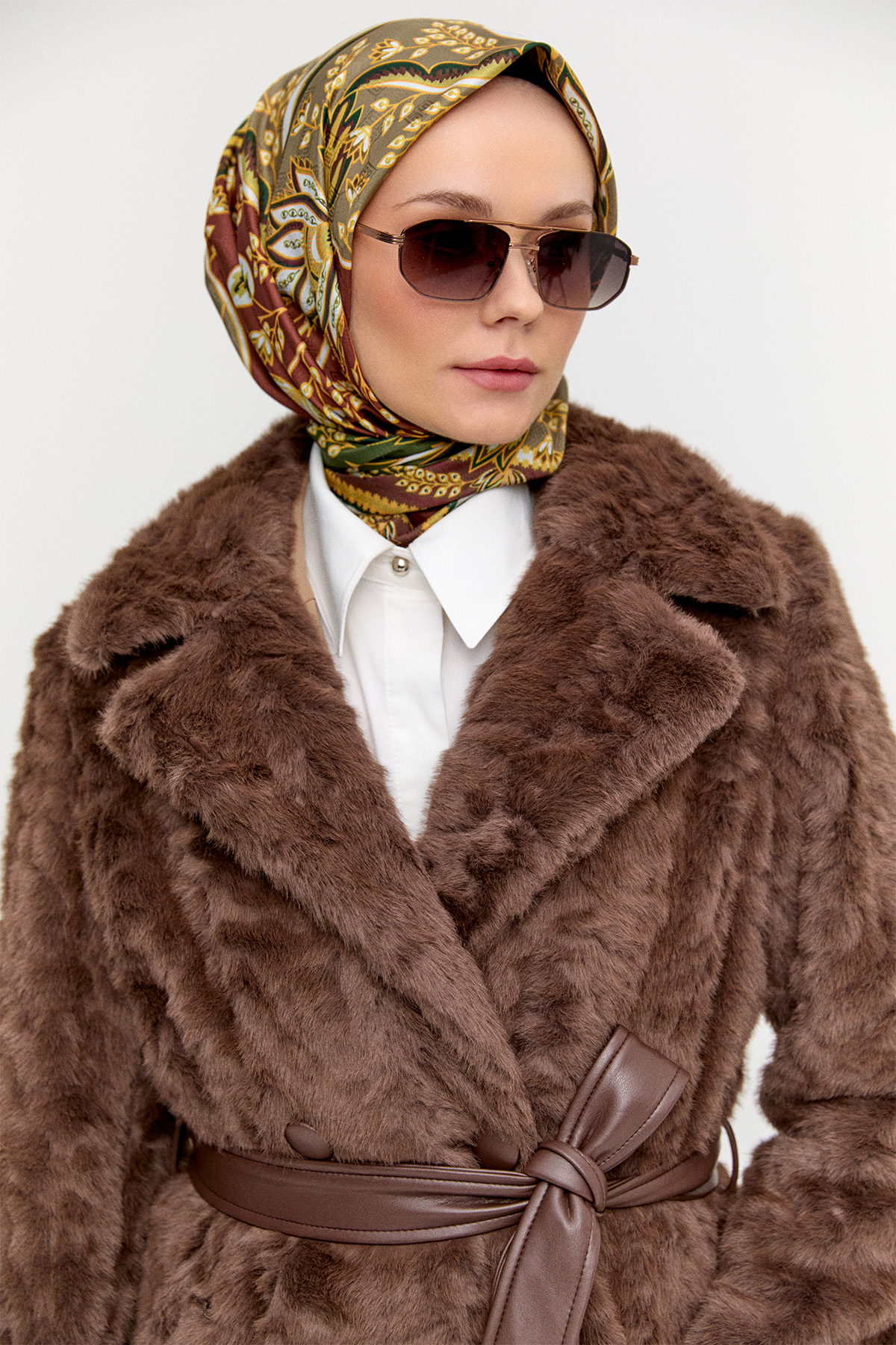 Kruvaze Kuşaklı Kürk Kaban, Tesettür Giyim