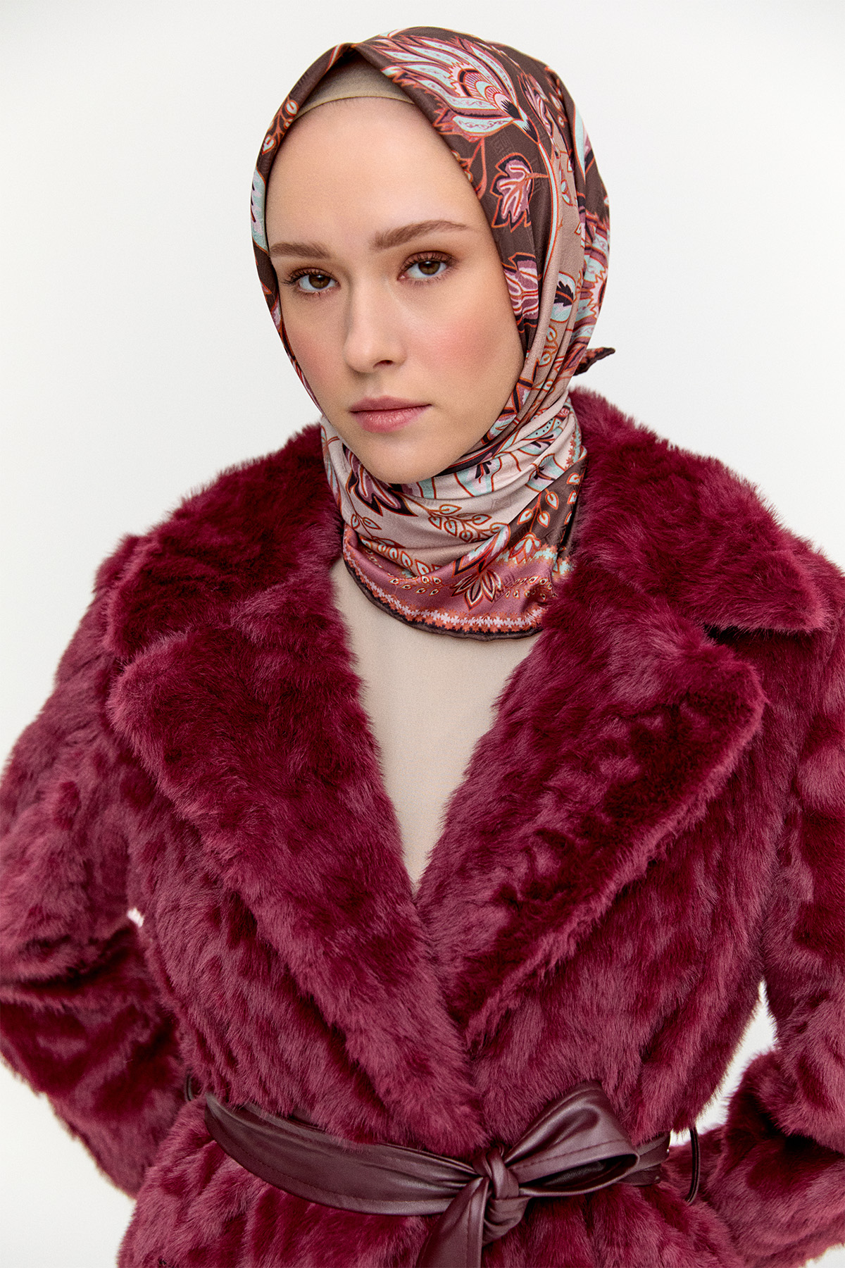 Kruvaze Kuşaklı Kürk Kaban, Tesettür Giyim