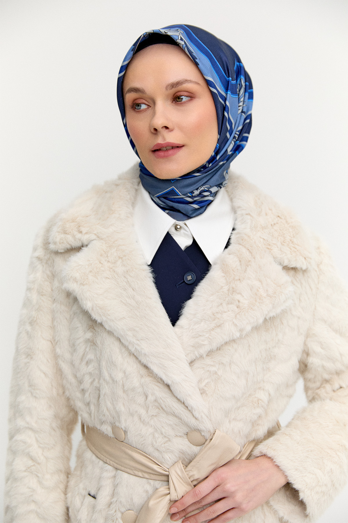 Kruvaze Kuşaklı Kürk Kaban, Tesettür Giyim