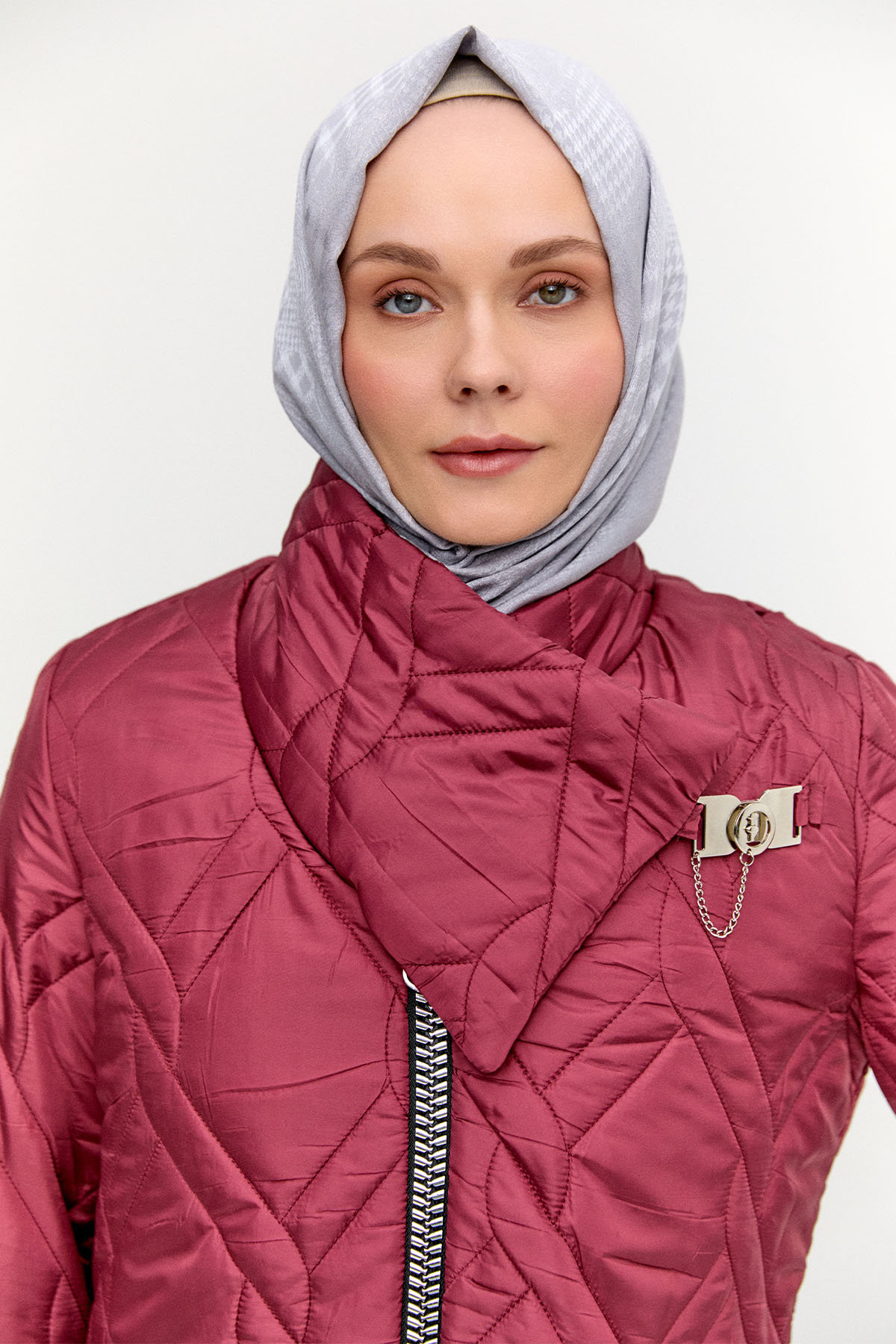 Mendil Yakalı Kapitone Kaban, Tesettür Giyim