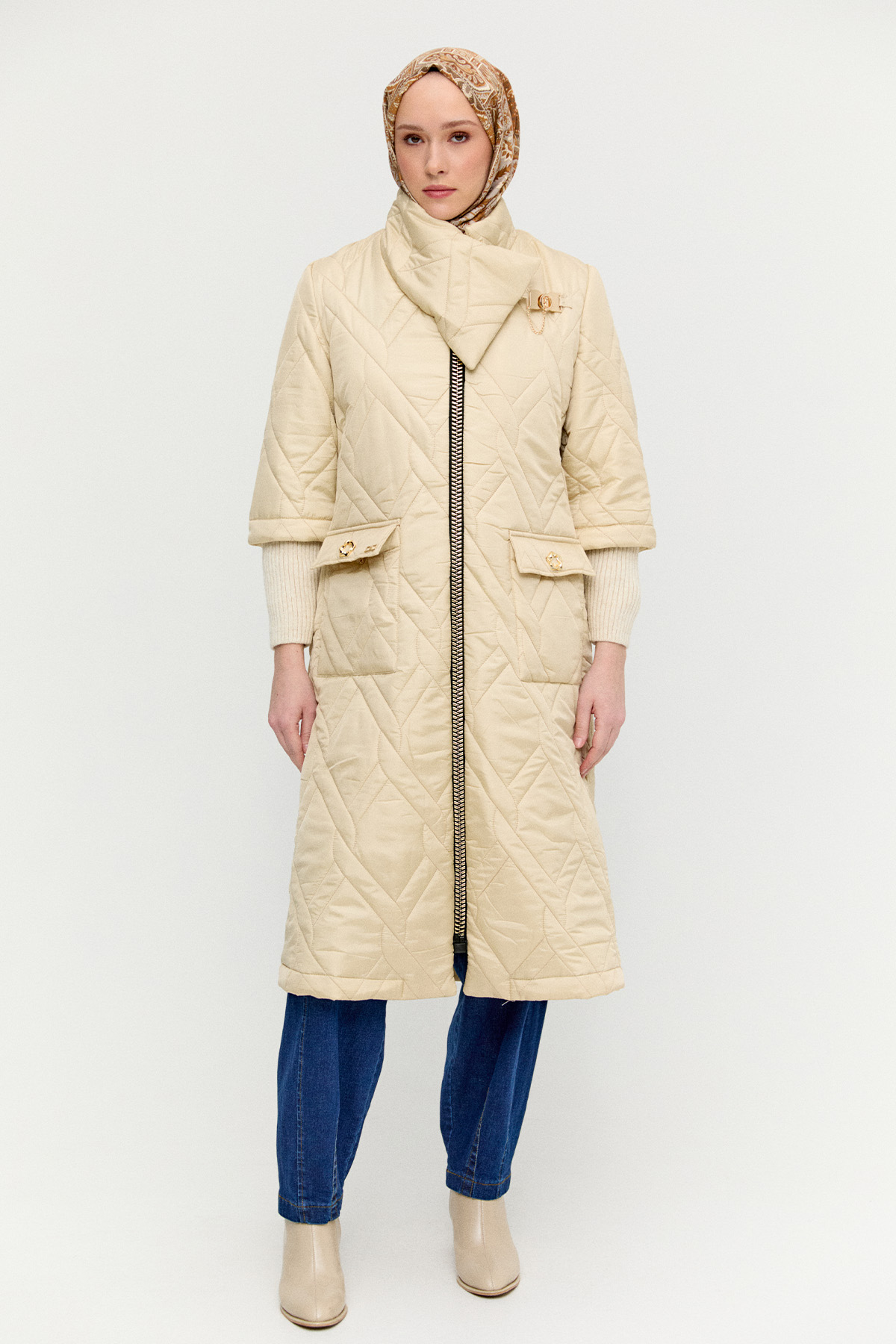 Mendil Yakalı Kapitone Kaban, Tesettür Giyim