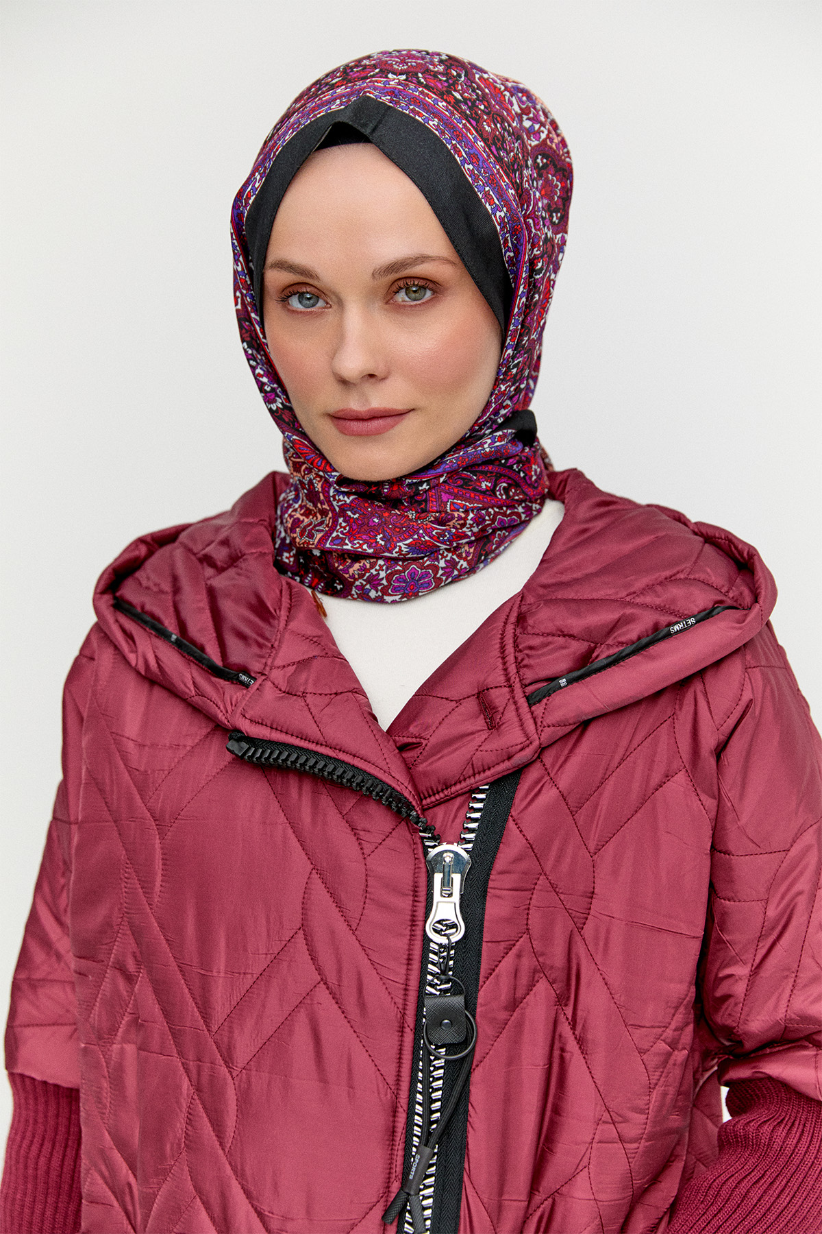 Kapüşonlu Sportif Kapitone Kaban, Tesettür Giyim