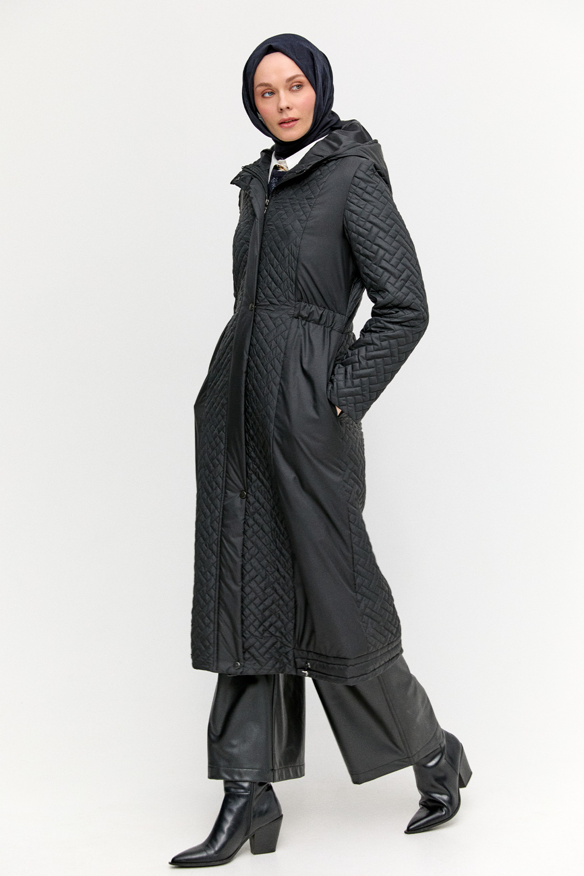 Kapüşonlu Kapitone Kaban, Tesettür Giyim