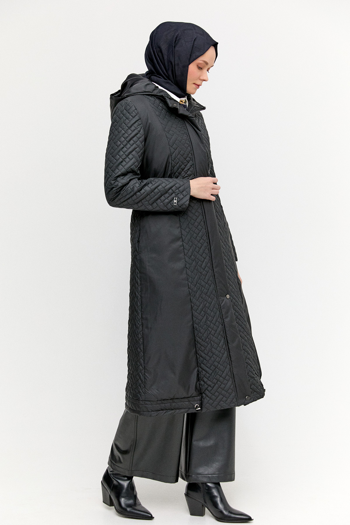 Kapüşonlu Kapitone Kaban, Tesettür Giyim