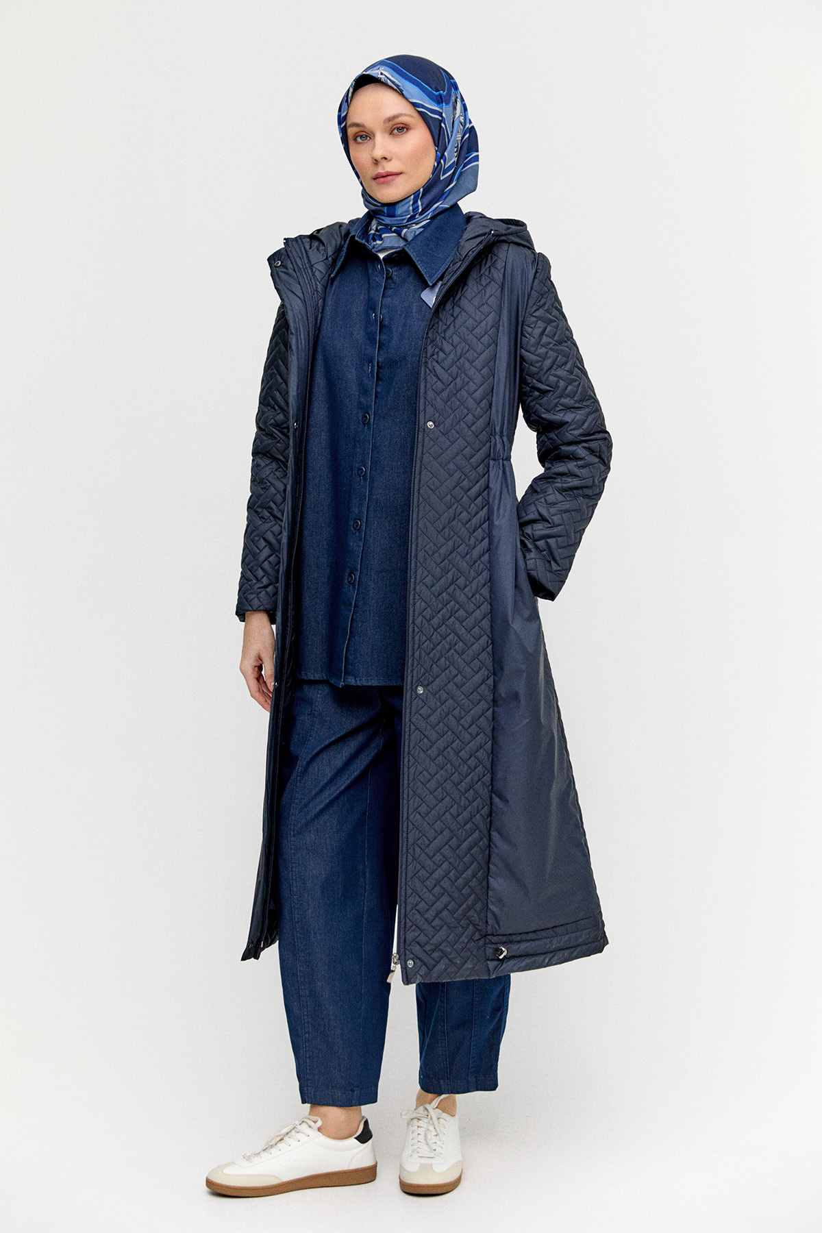 Kapüşonlu Kapitone Kaban, Tesettür Giyim