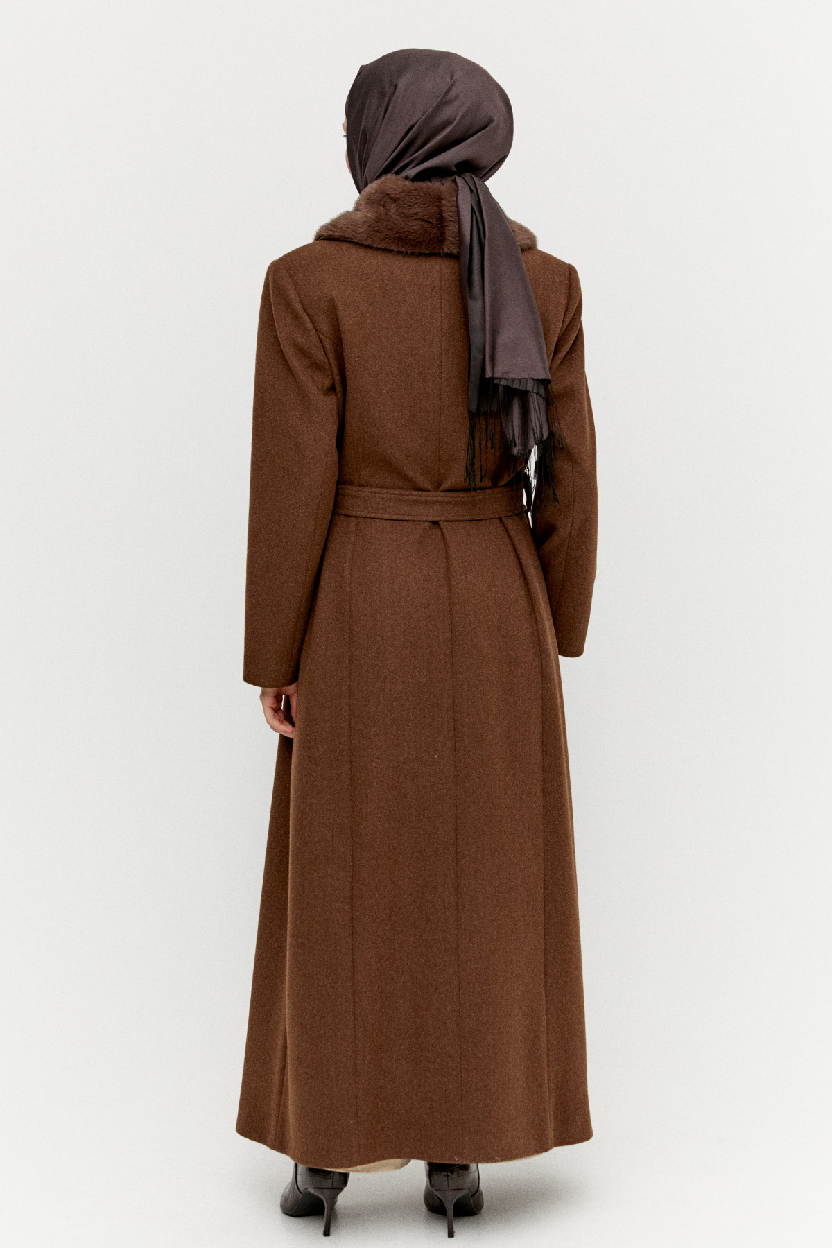 Kuşaklı Suni Kürk Yakalı Büyük Beden Manto