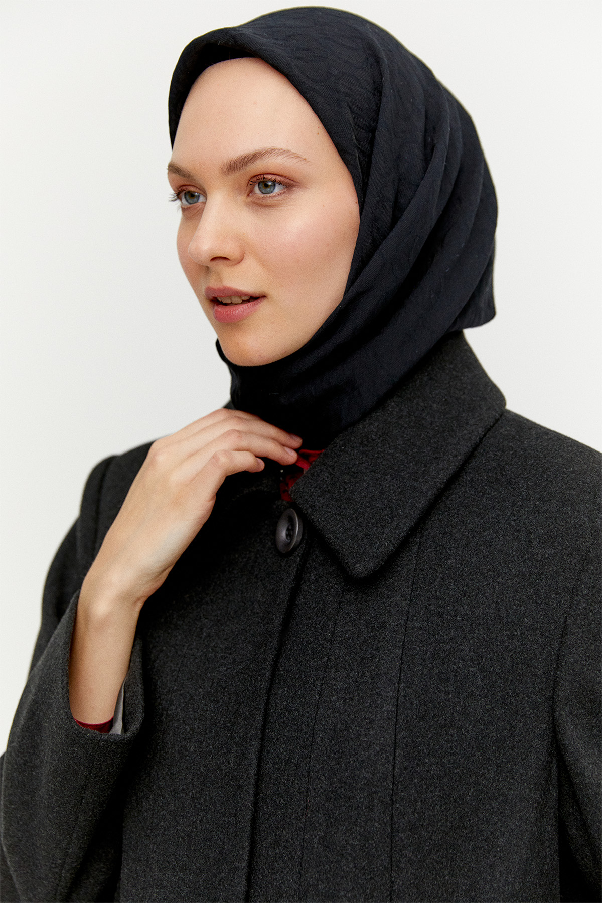 Büyük Beden Dikiş Detaylı Kaşe Manto