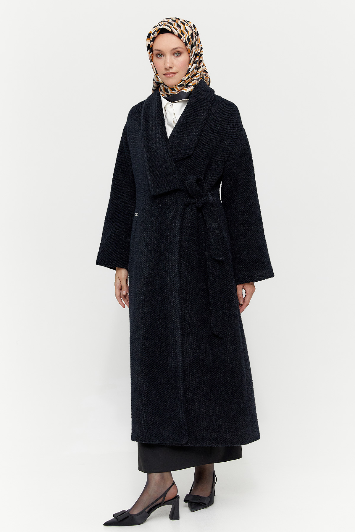 Asimetrik Yaka Oversize Manto