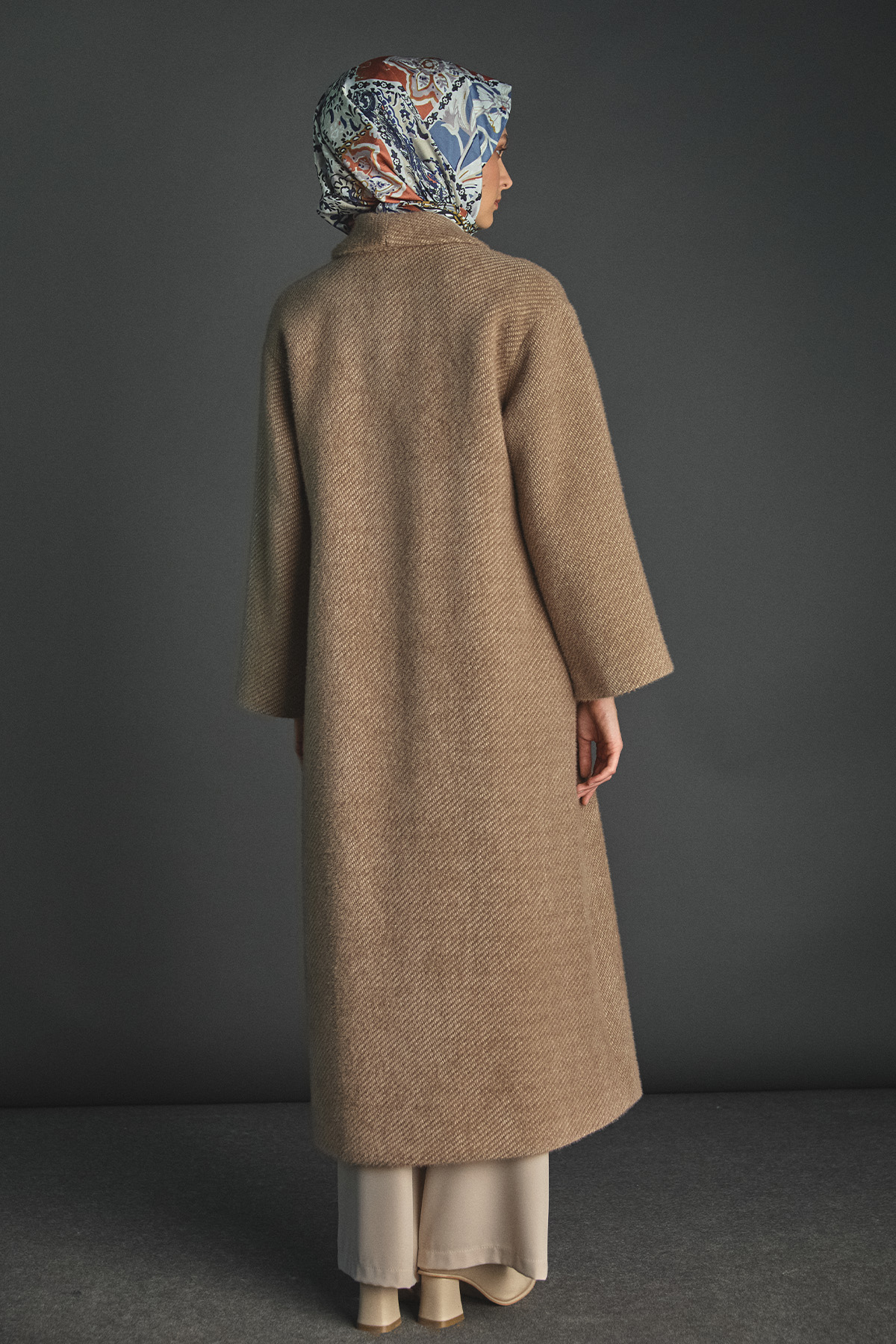 Asimetrik Yaka Oversize Manto