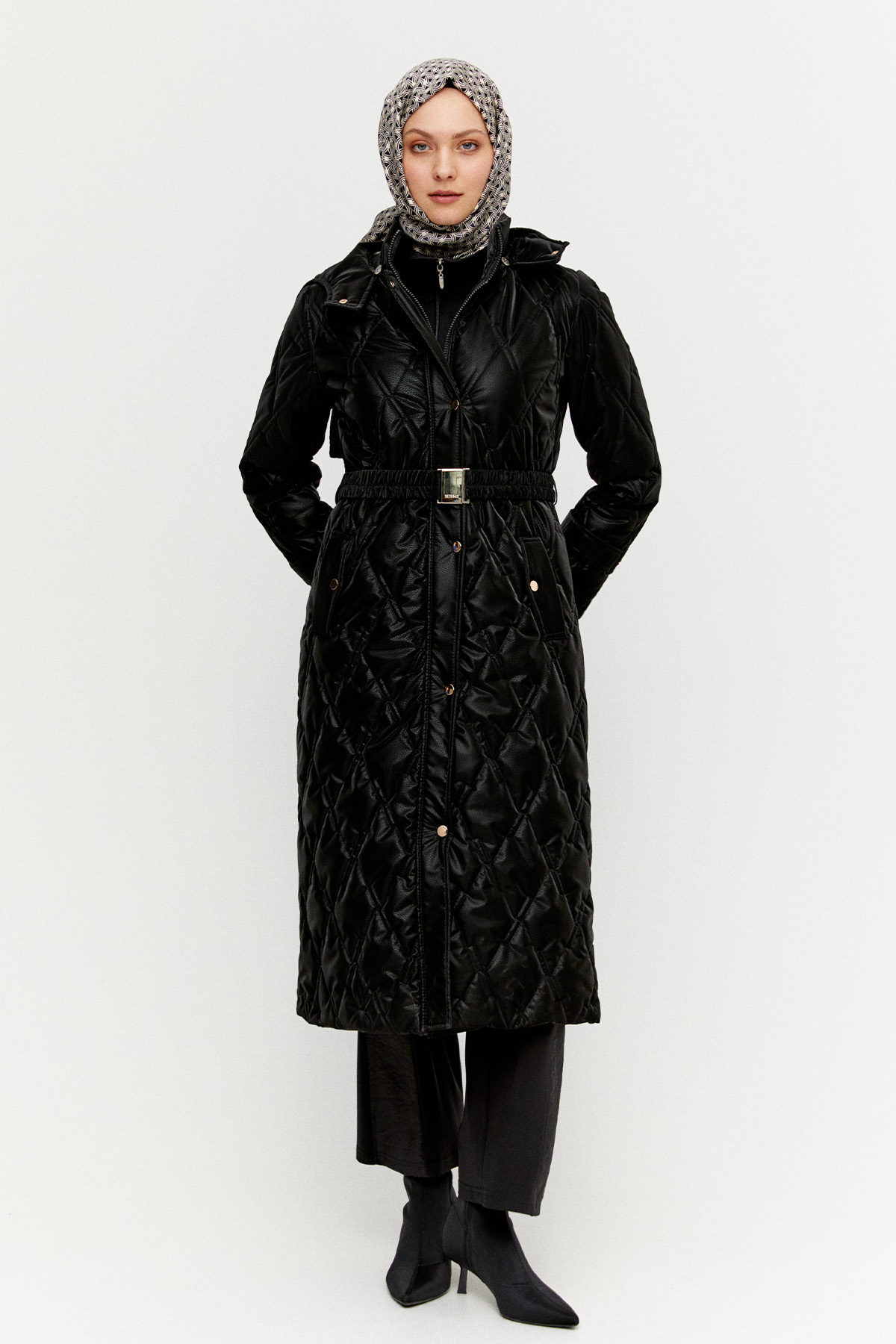 Kapüşonu Çıkarılabilir Kapitone Kaban