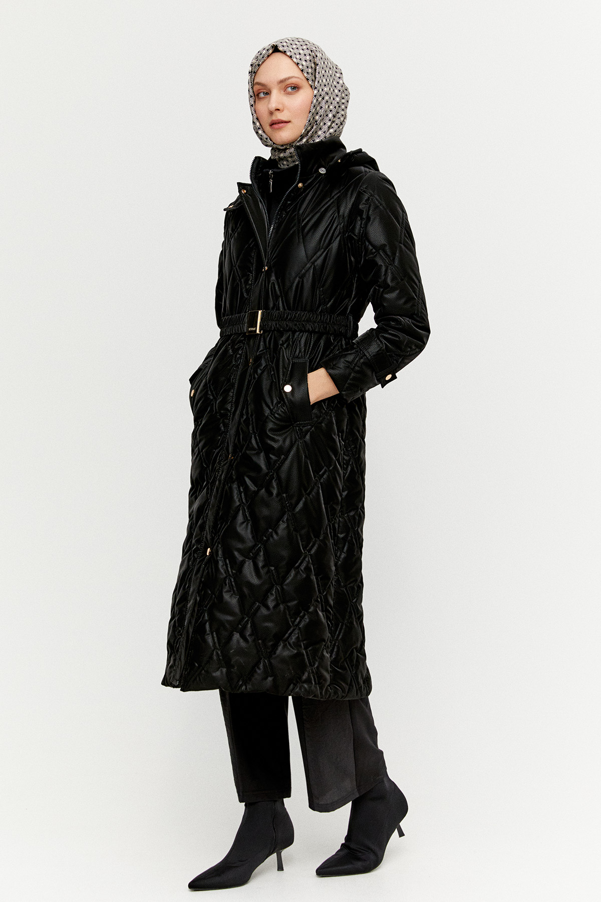 Kapüşonu Çıkarılabilir Kapitone Kaban