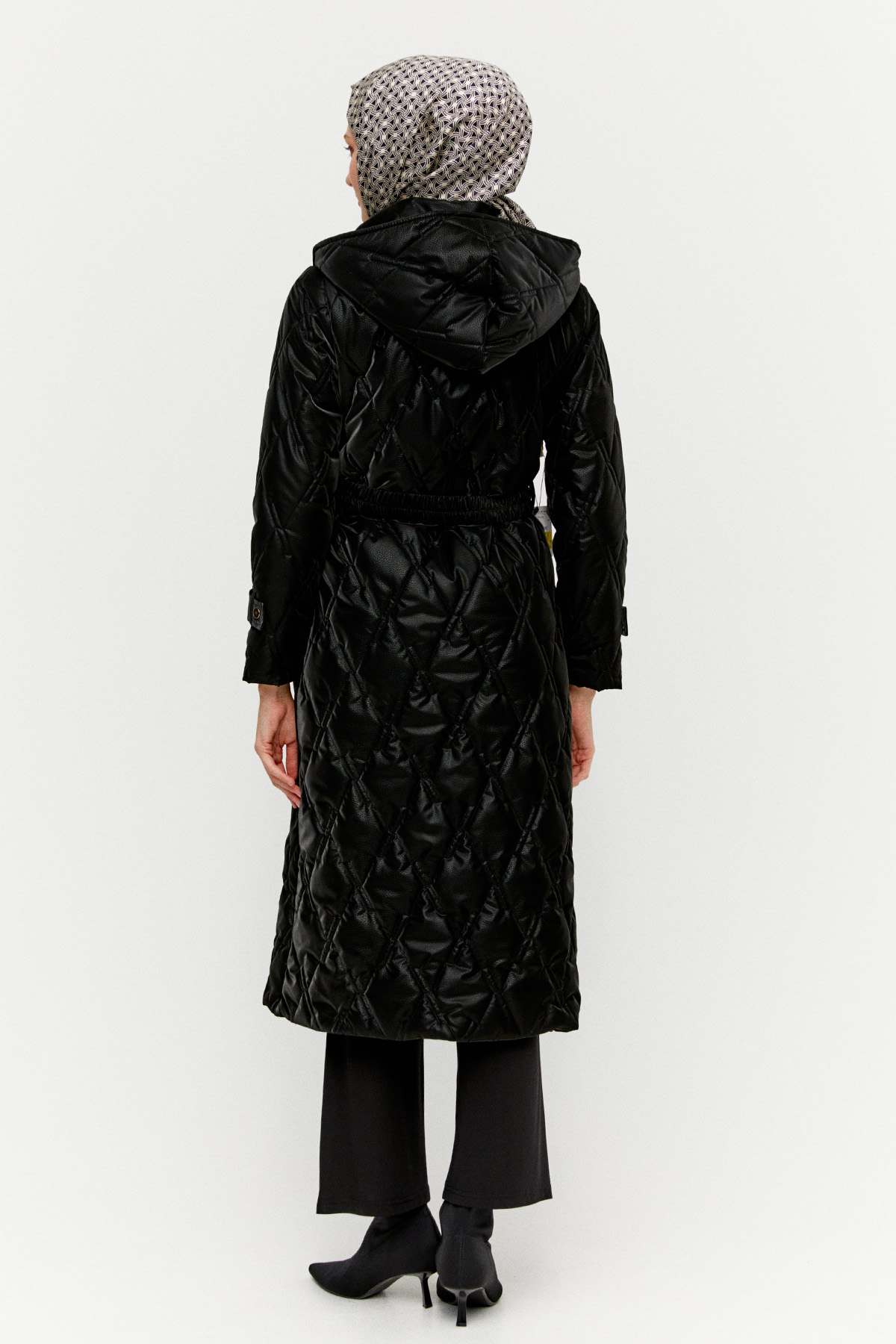 Kapüşonu Çıkarılabilir Kapitone Kaban