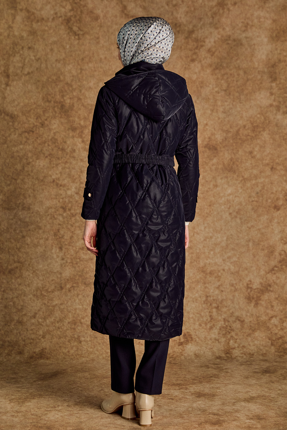 Kapüşonu Çıkarılabilir Kapitone Kaban