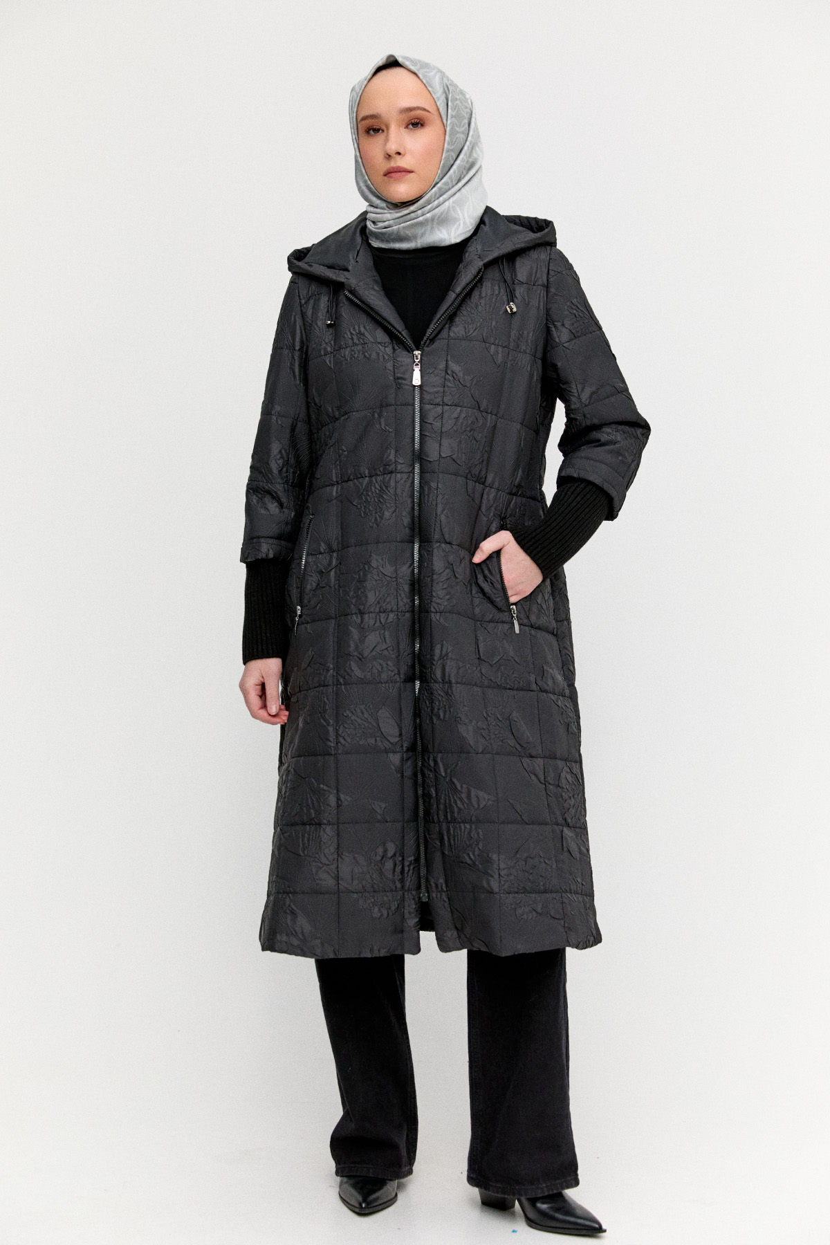 Kapüşonlu Çiçek Desenli Kapitone Kaban, Tesettür Giyim