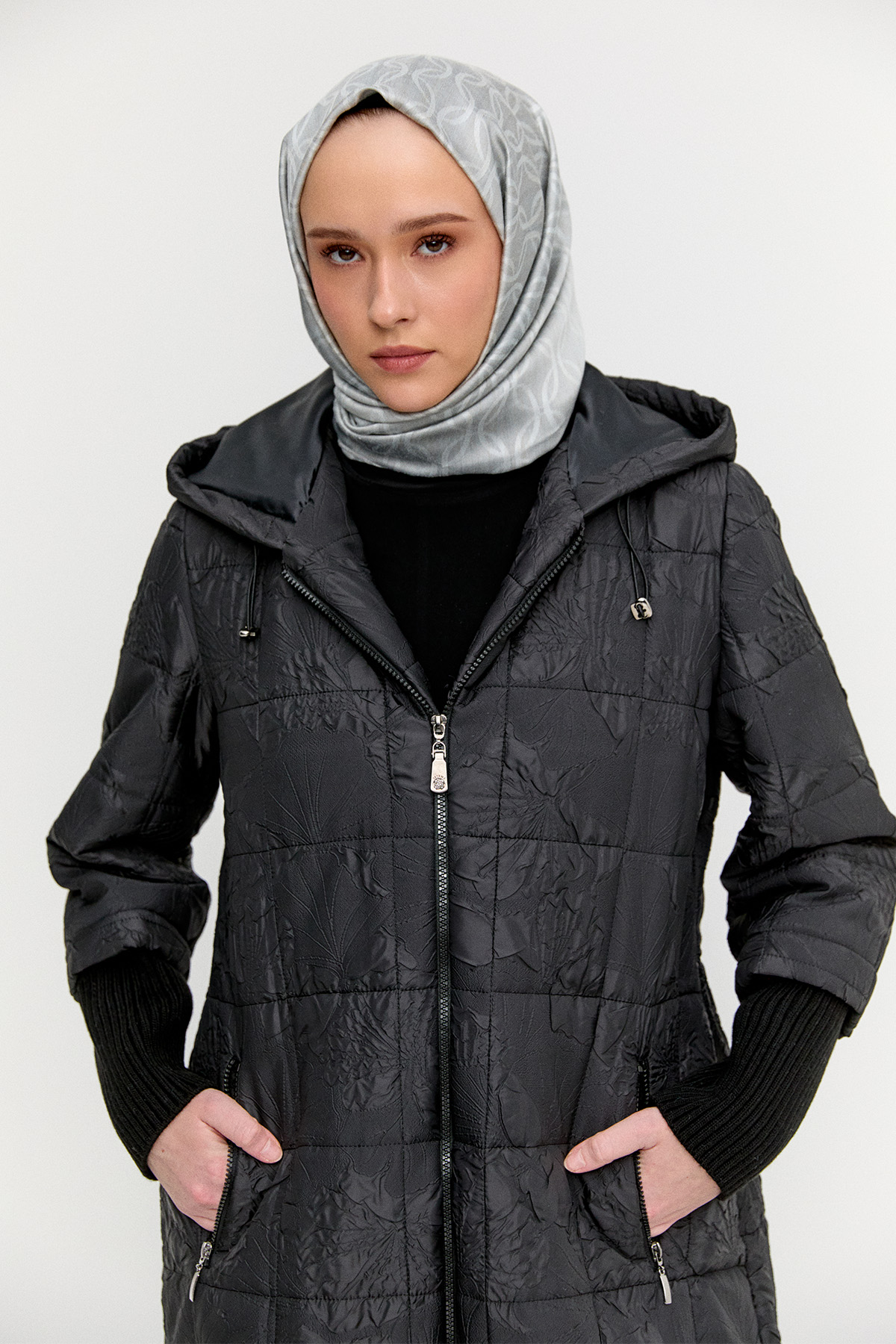 Kapüşonlu Çiçek Desenli Kapitone Kaban, Tesettür Giyim