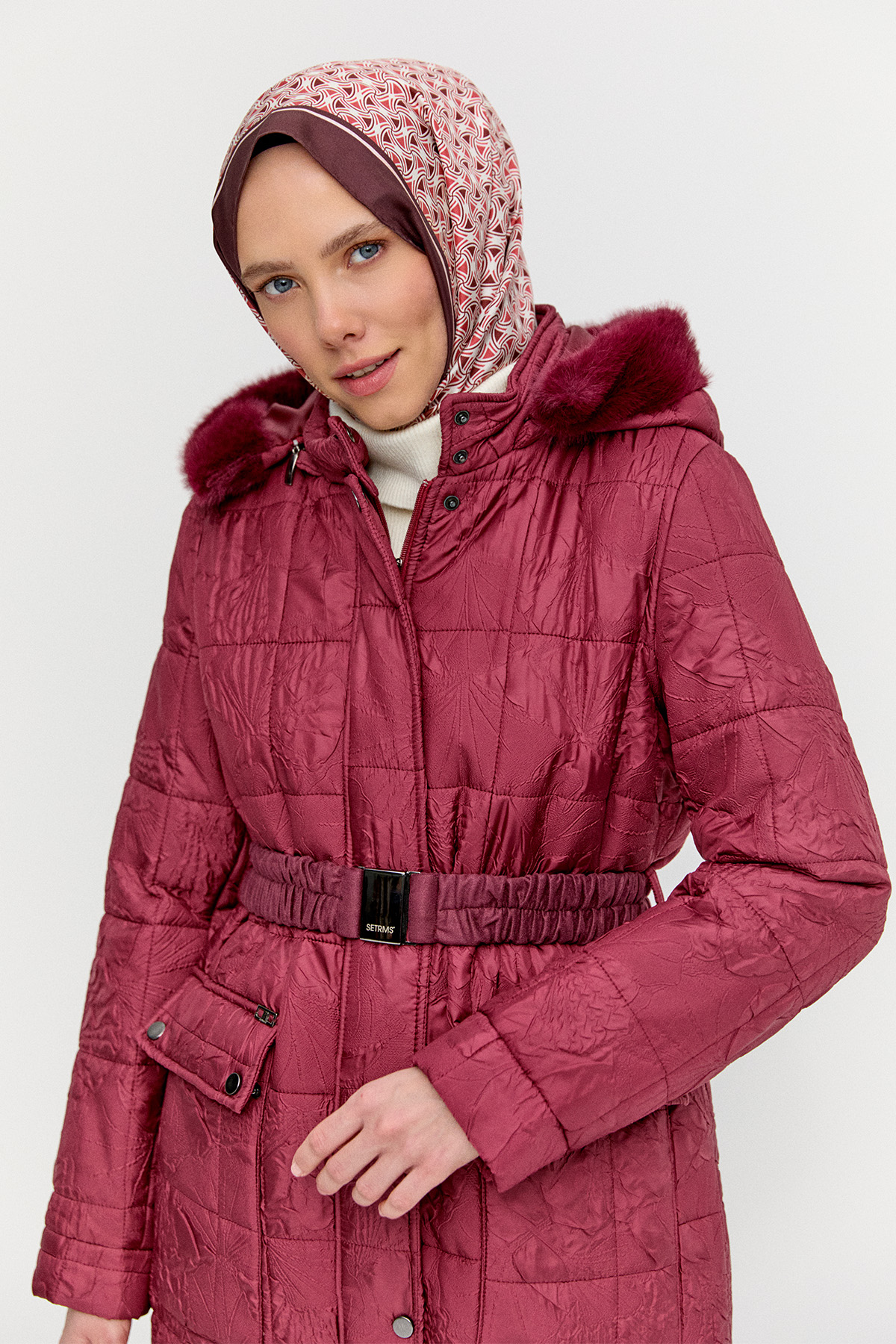 Seyyar Kapüşonlu Şişme Kaban, Tesettür Giyim