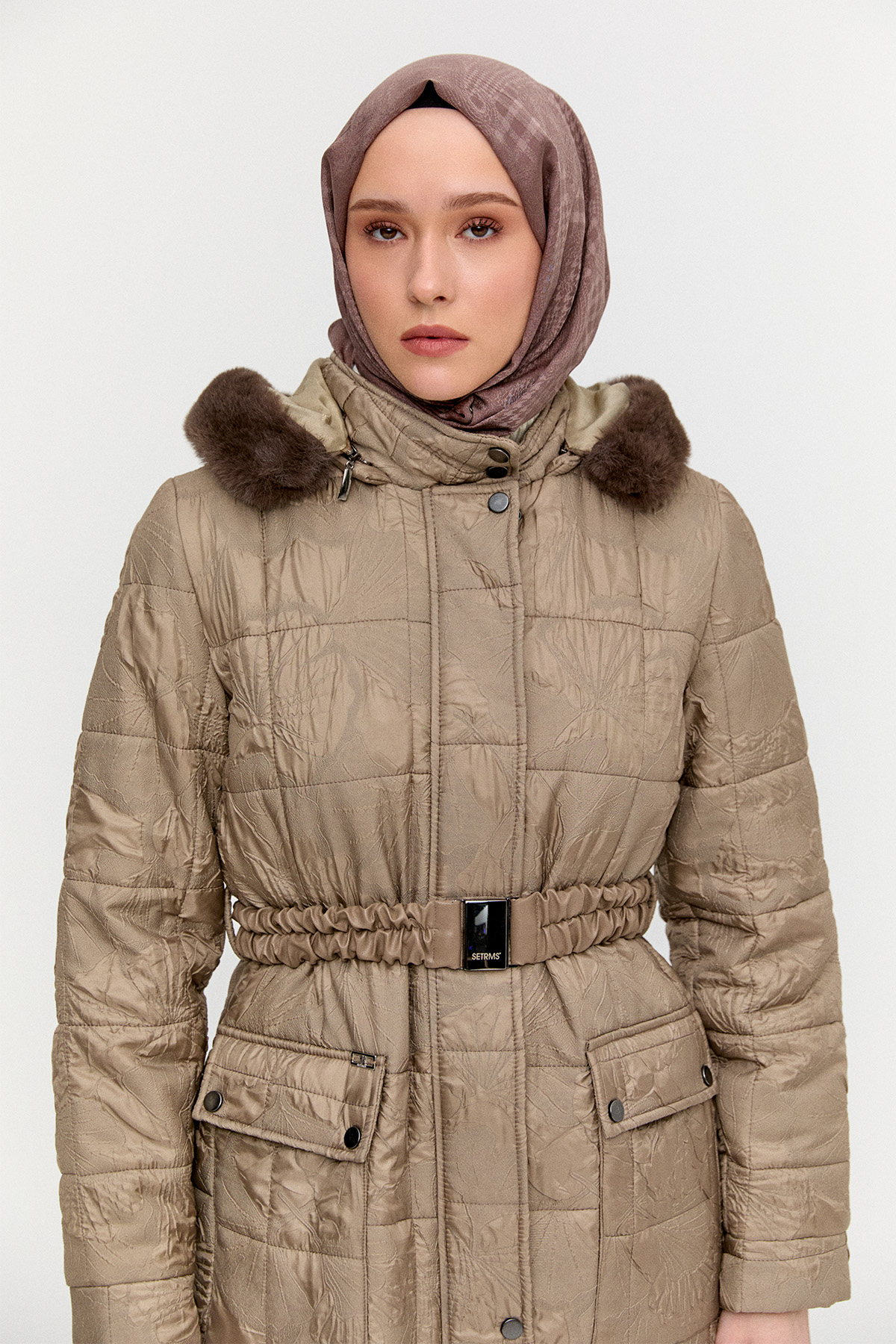 Seyyar Kapüşonlu Şişme Kaban, Tesettür Giyim