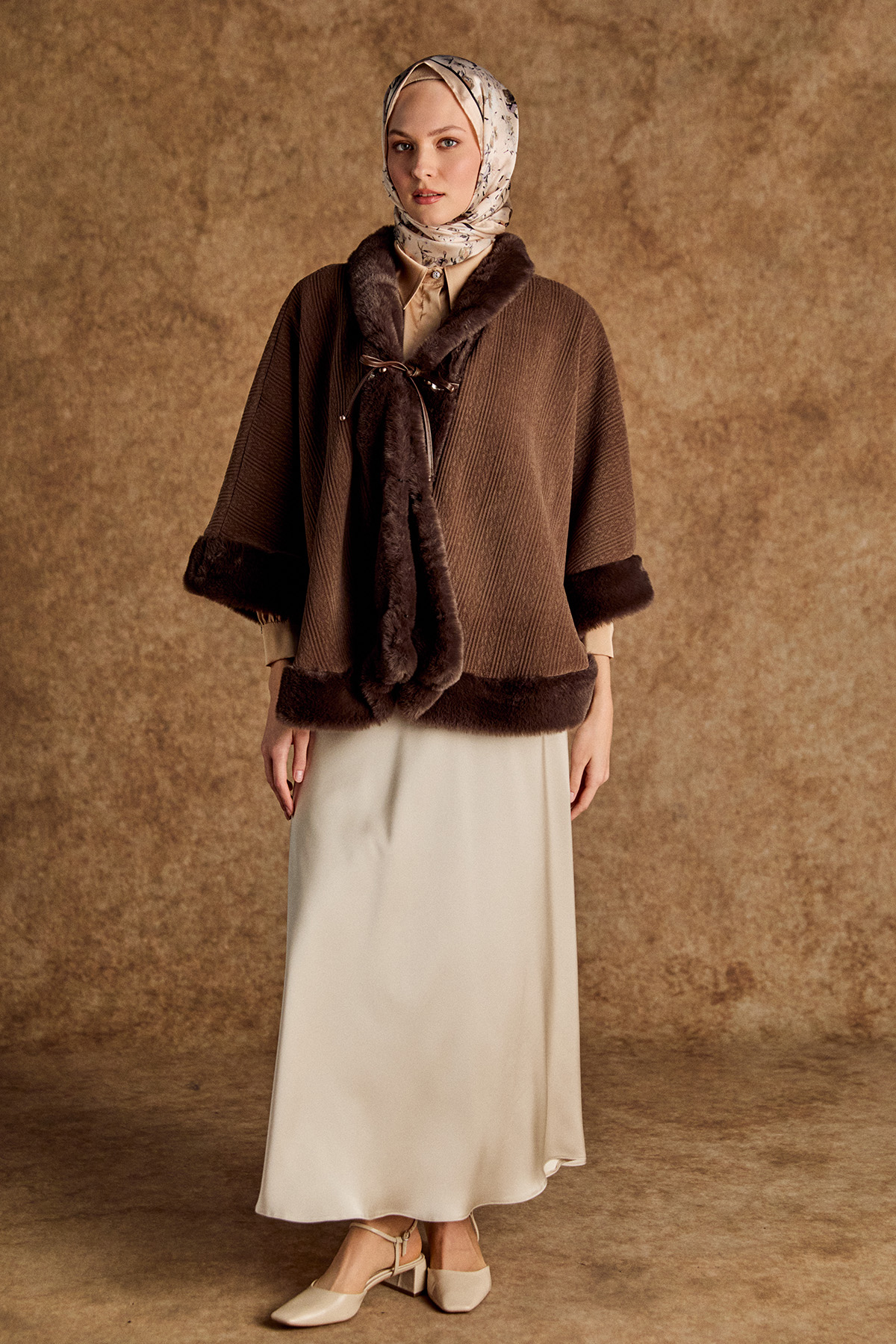 Suni Kürk Kombinli Pelerin