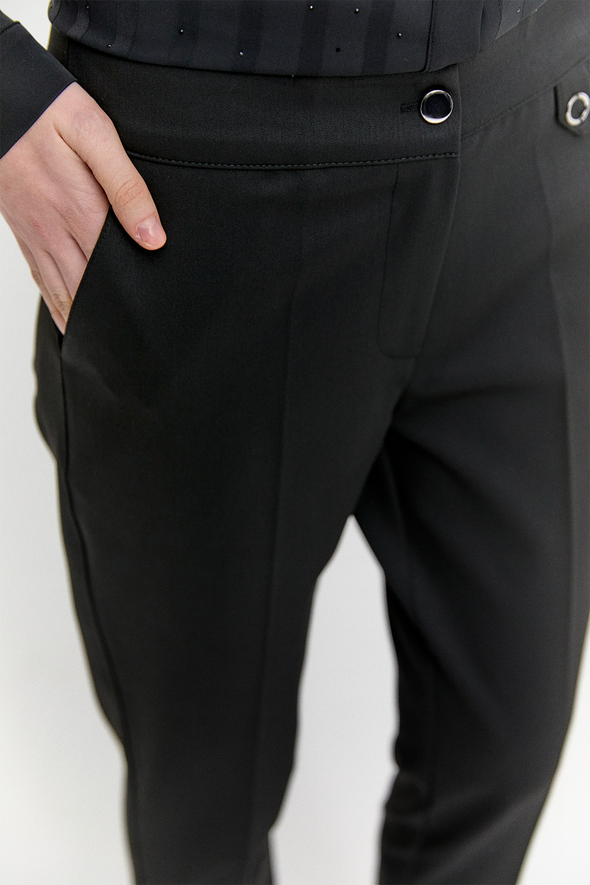 Kuşgözü Detaylı Dar Paça Pantolon, Tesettür Giyim