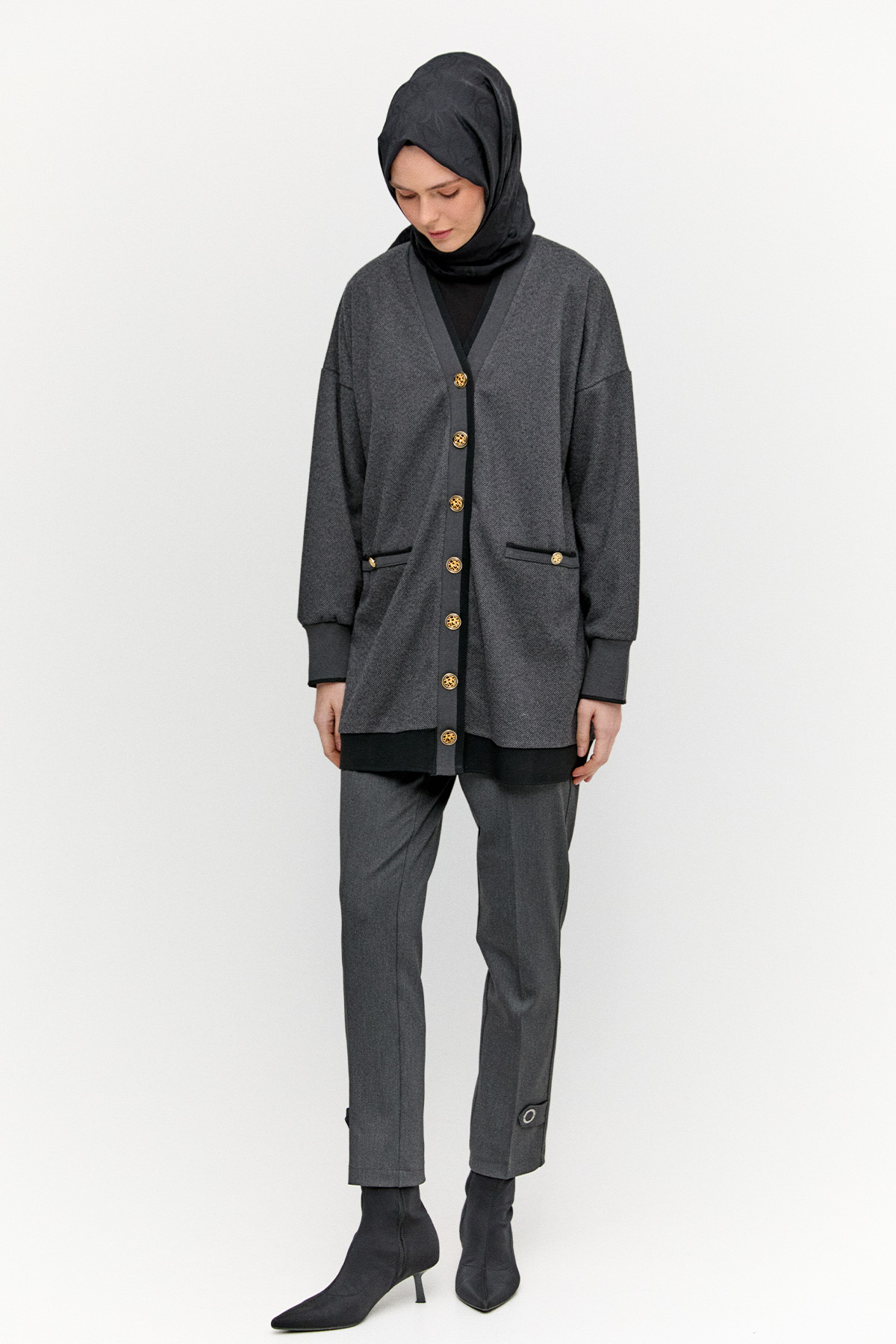 Kuşgözü Detaylı Dar Paça Pantolon, Tesettür Giyim