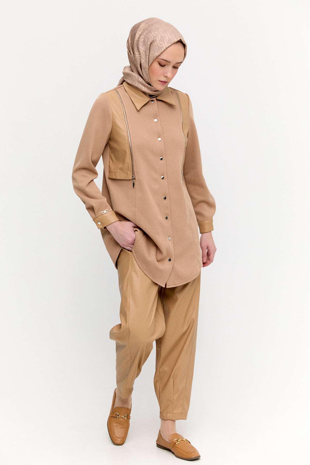 Suni Deri Pantolon, Tesettür Giyim