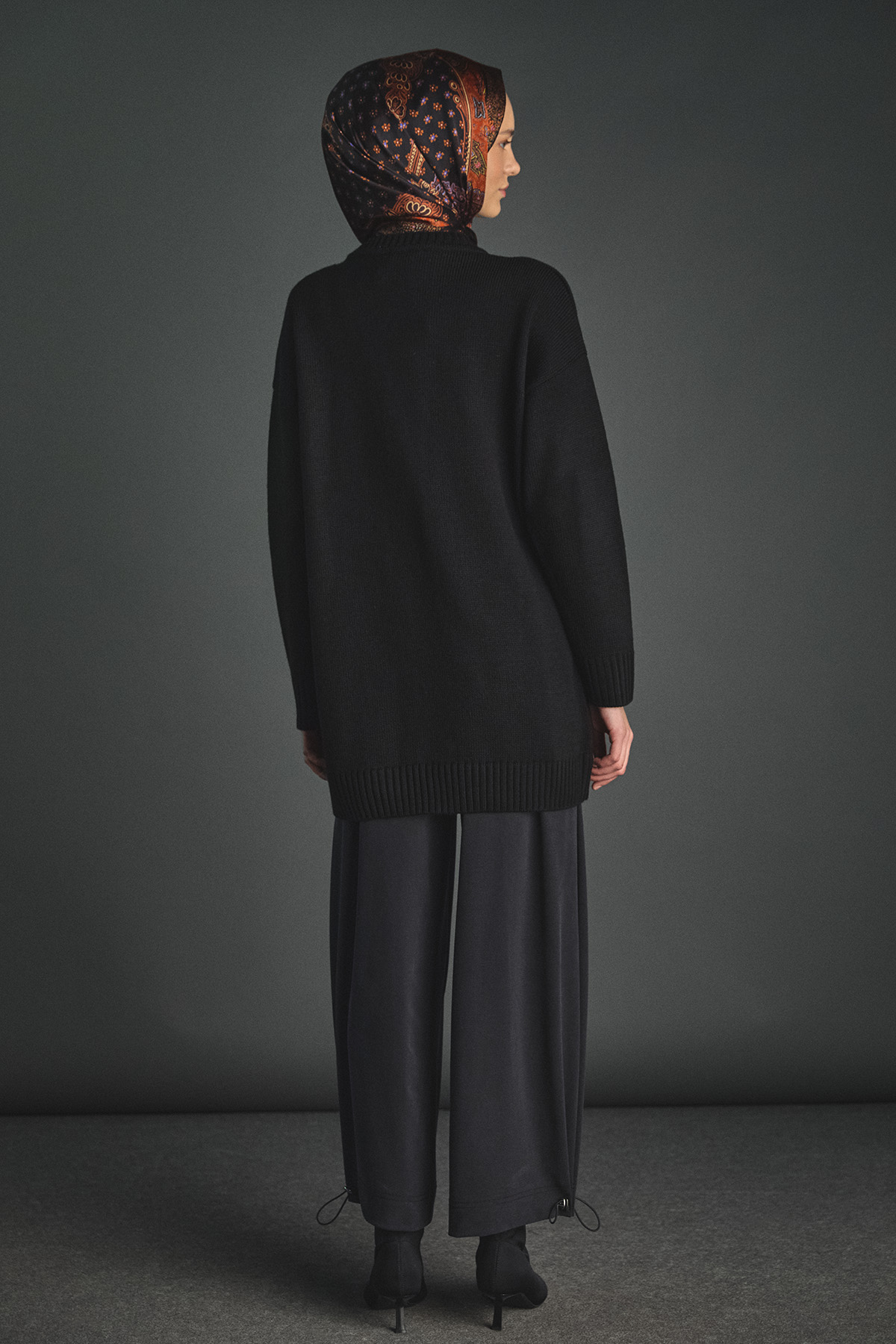 Stoper Detaylı Rahat Kesim Pantolon