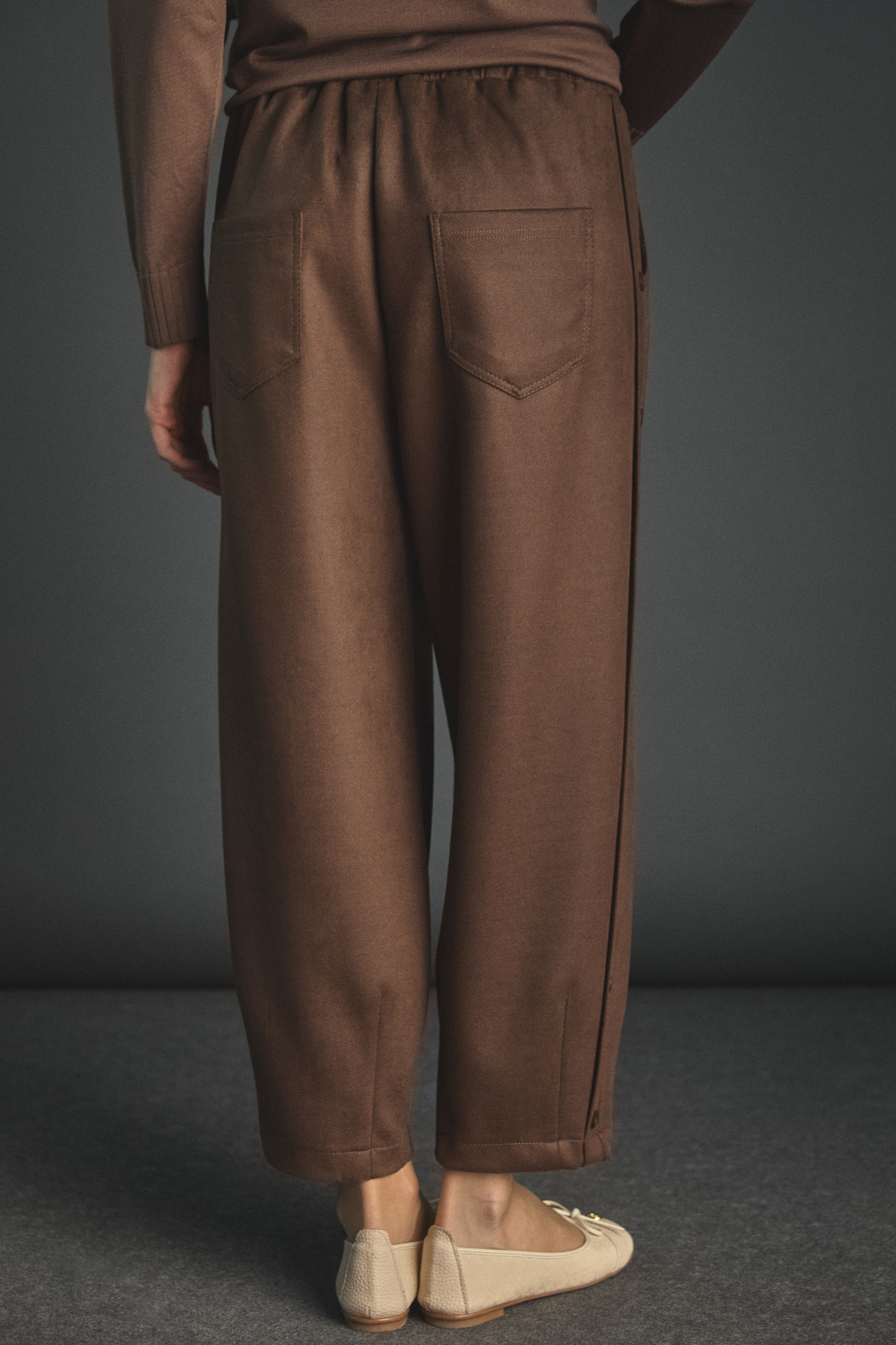 Rahat Form Süet Dokulu Pantolon