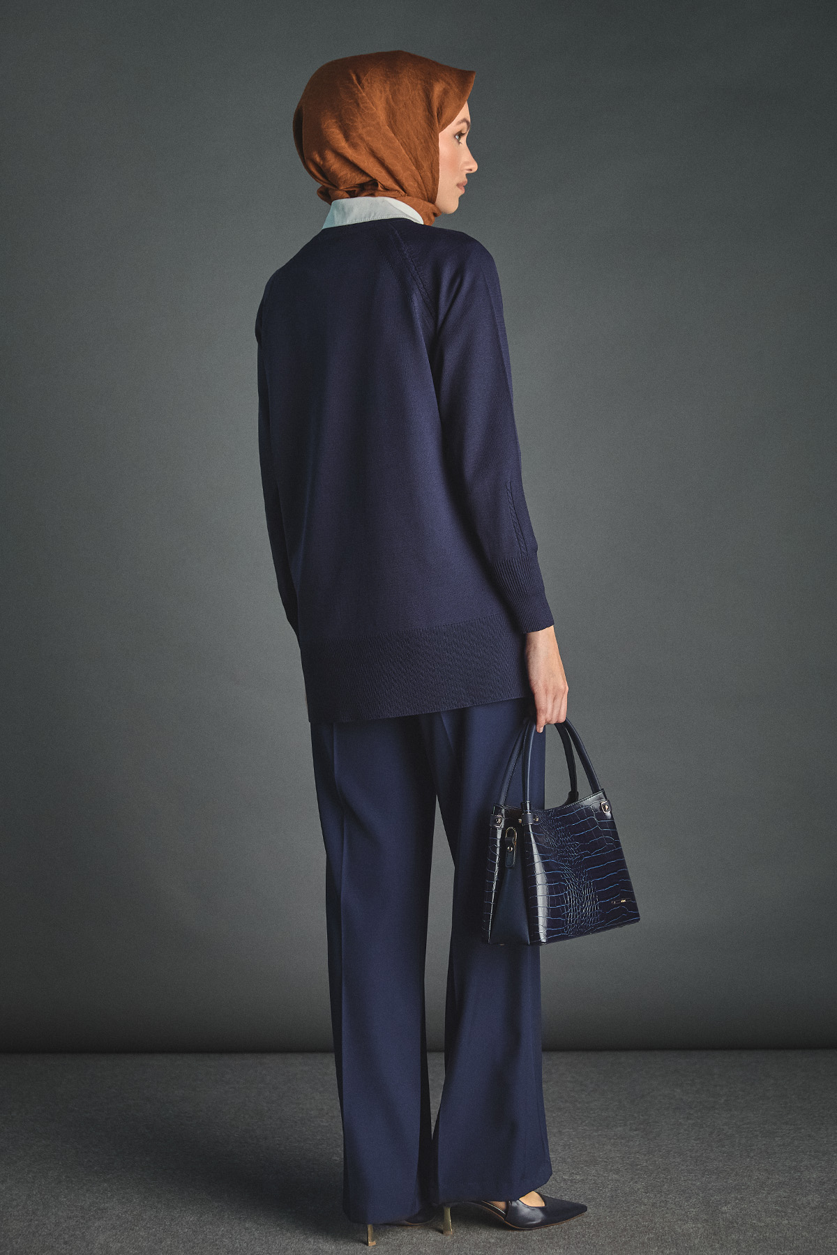 Lastikli Bel Geniş Paça Kumaş Pantolon