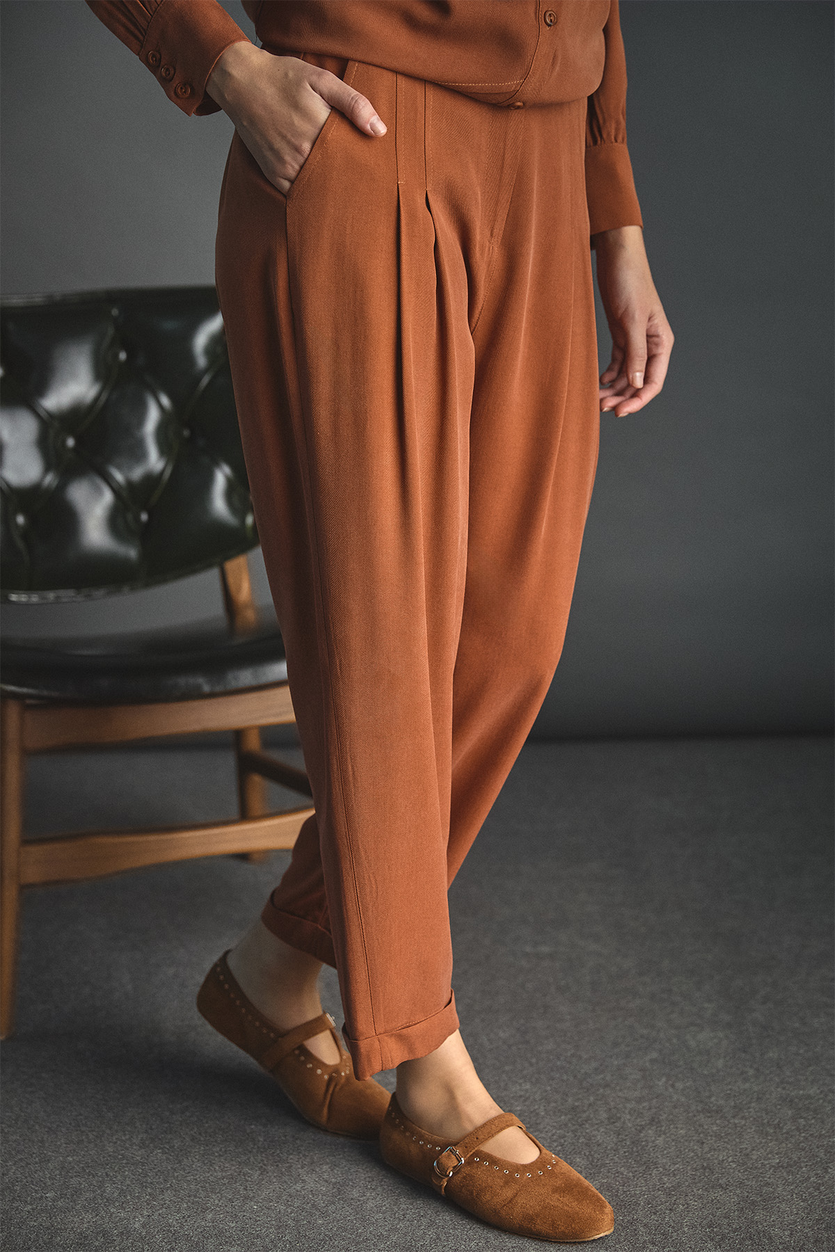 Pilikaşe Detaylı Lyocell Pantolon