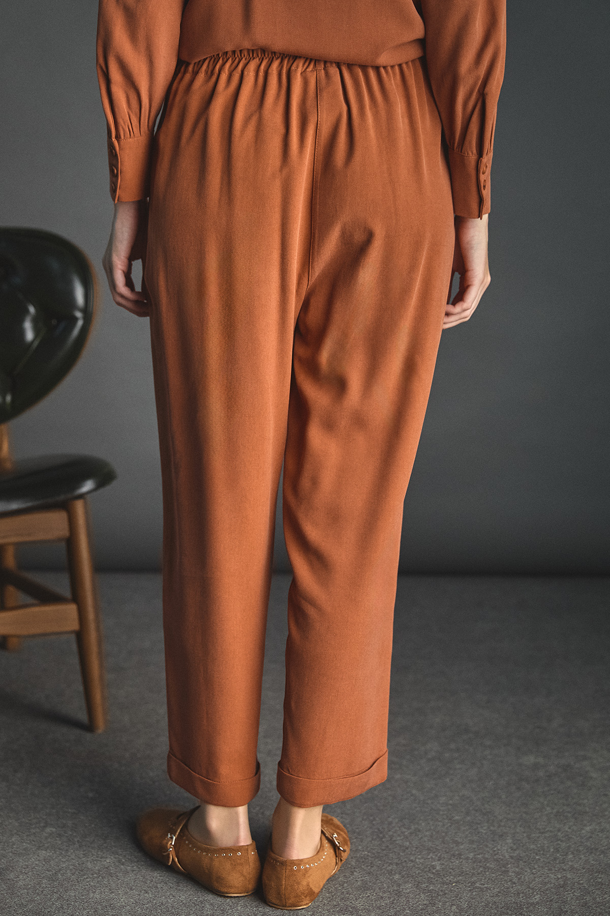 Pilikaşe Detaylı Lyocell Pantolon