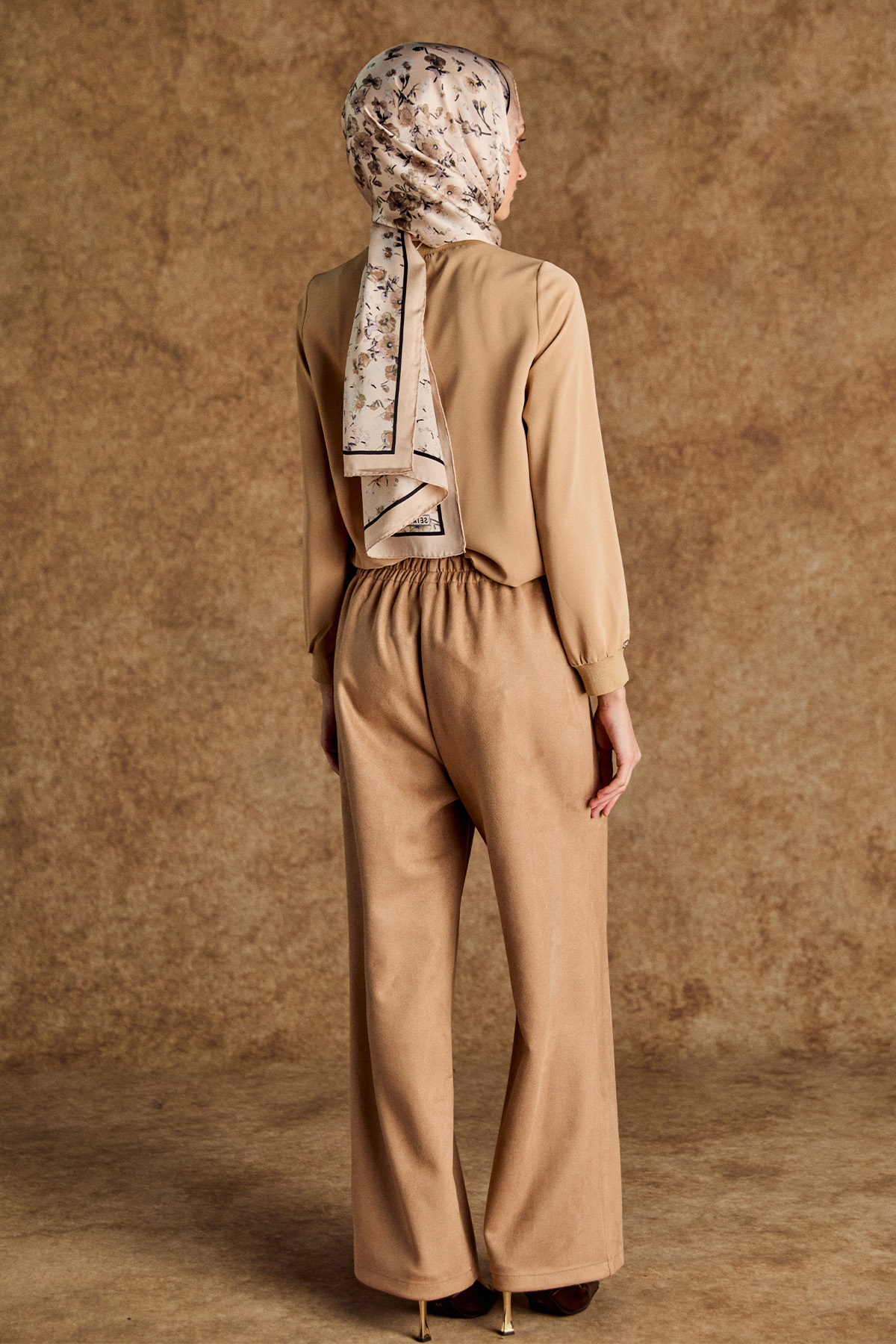 Yüksek Bel Süet Boru Paça Pantolon