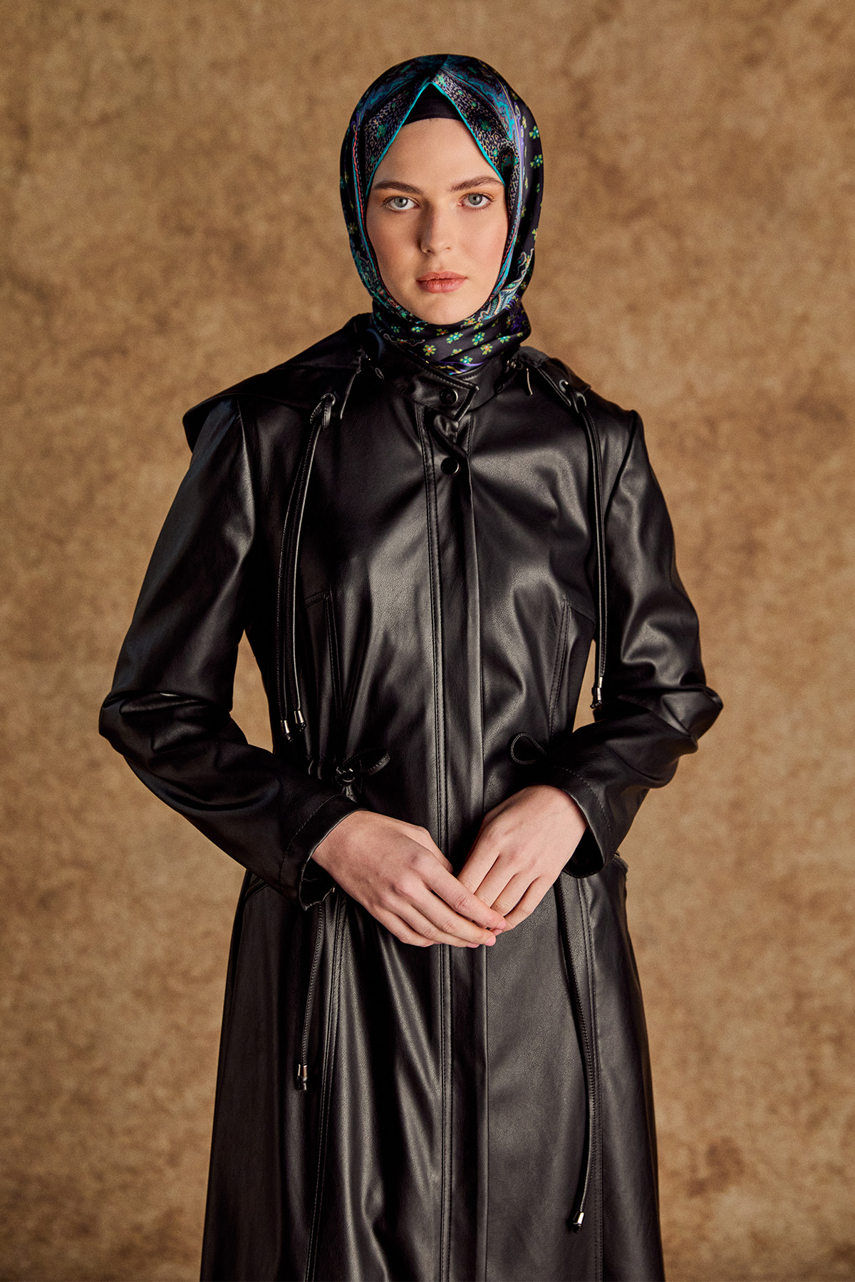 Suni Deri Kuşaklı Kapüşonlu Pardesü